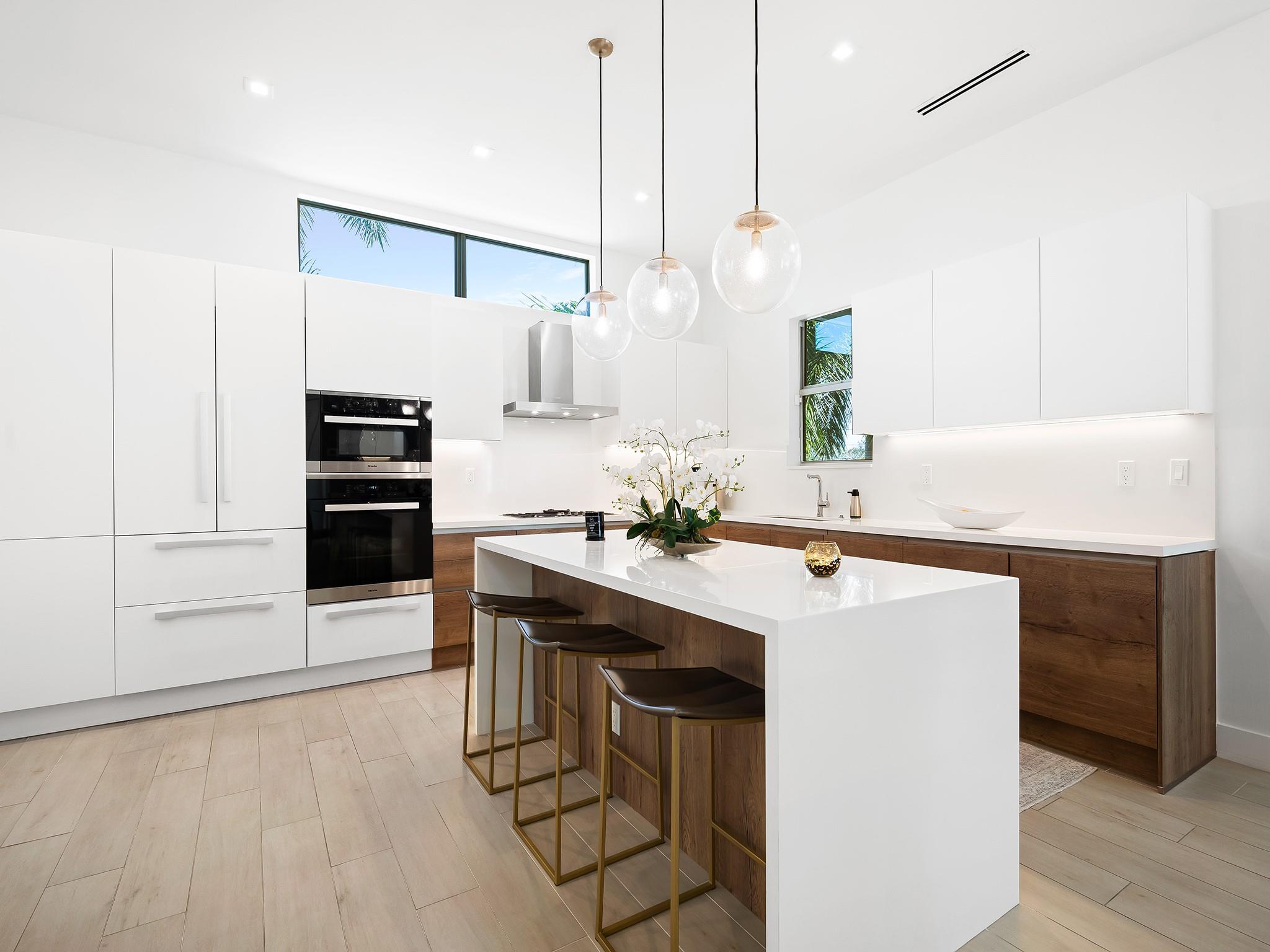 12 SE 10th Ave