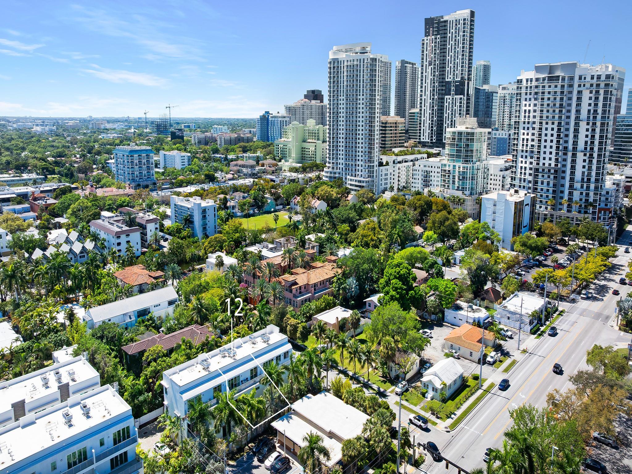 12 SE 10th Ave
