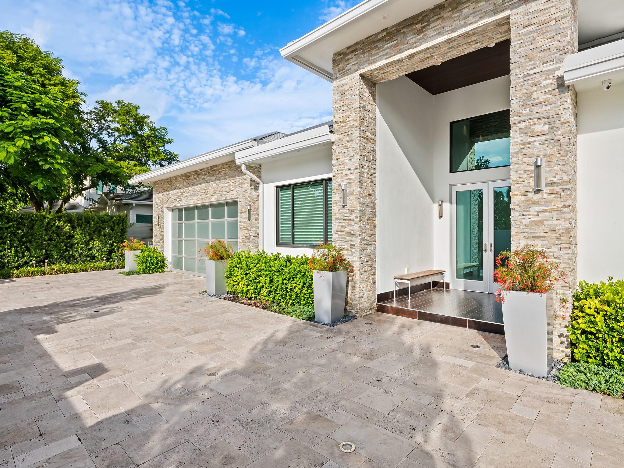 1710 Middle River Dr