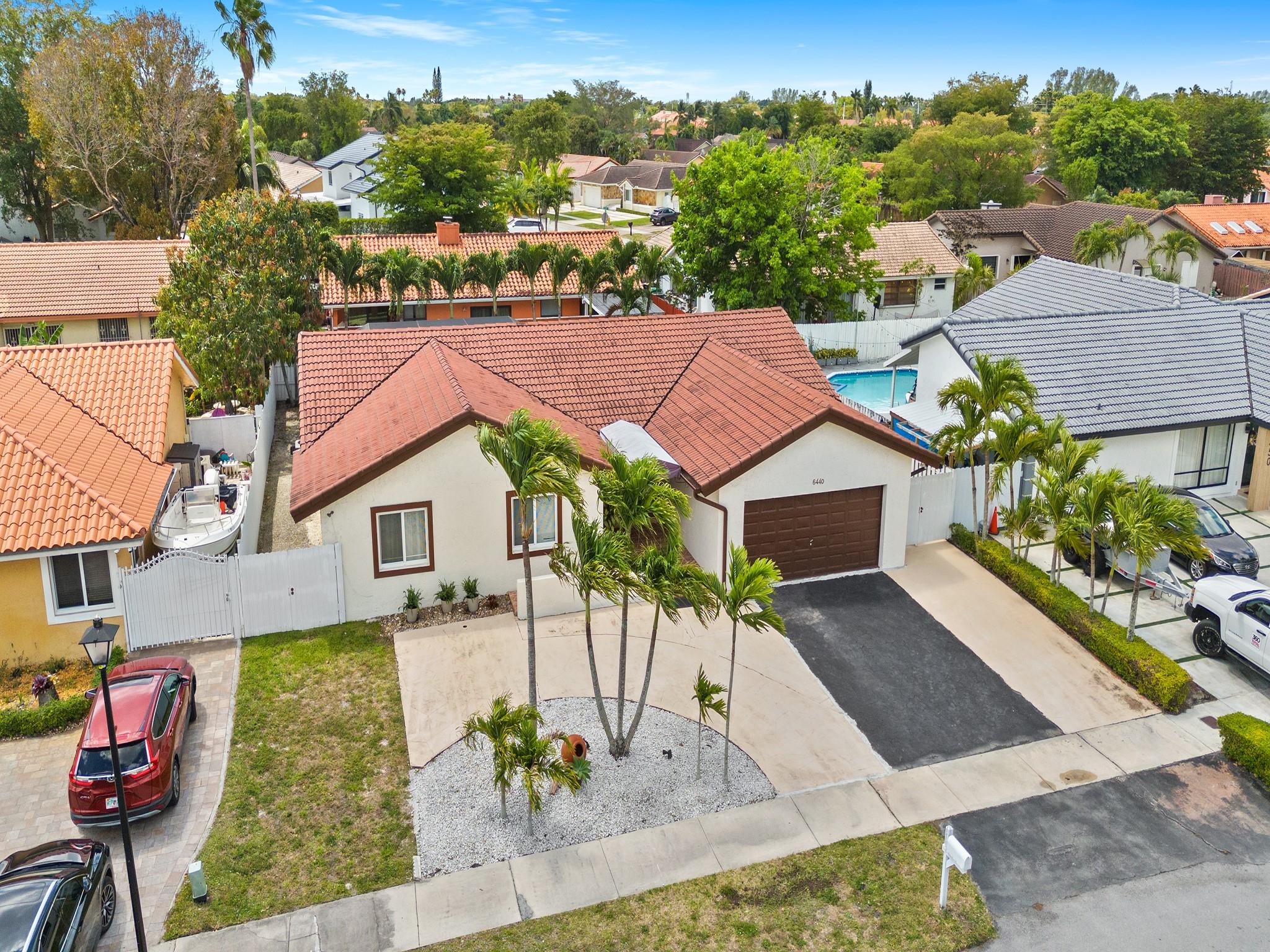 6440 NW 201st Ter