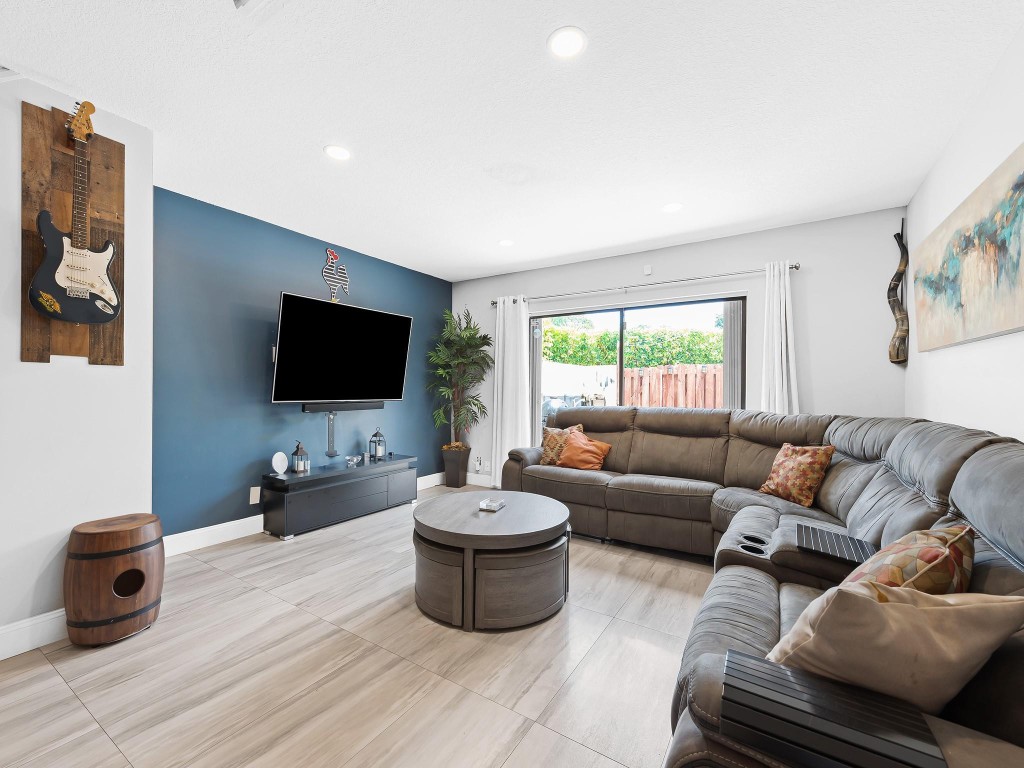 2700 S Oakland Forest Dr 108