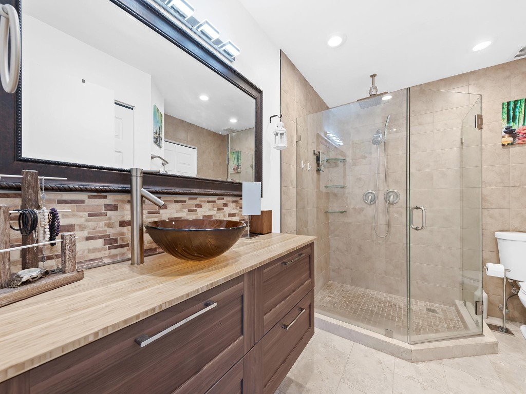 2700 S Oakland Forest Dr 108