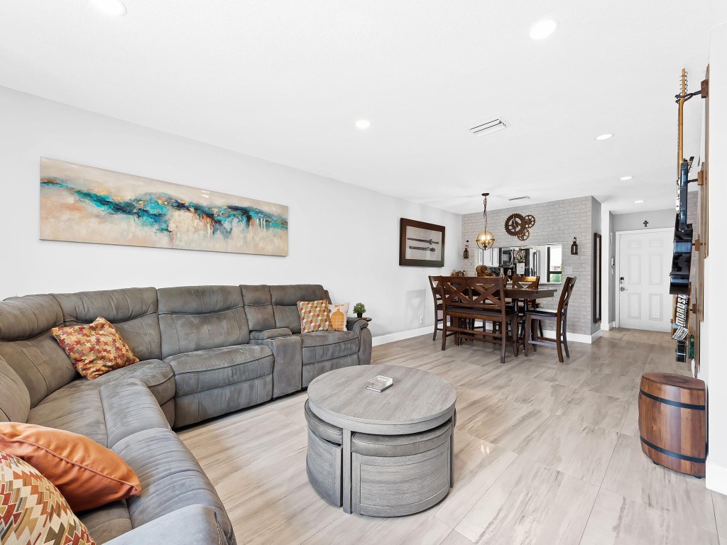 2700 S Oakland Forest Dr 108