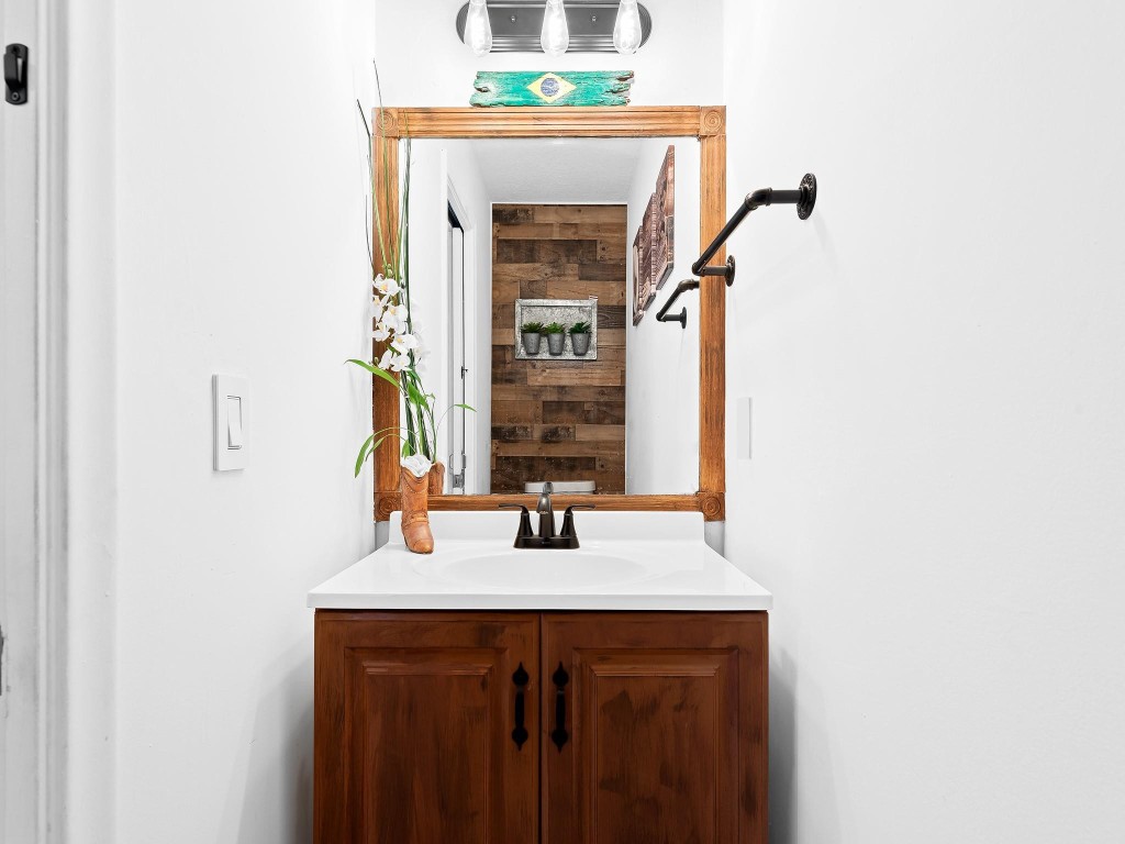 2700 S Oakland Forest Dr 108