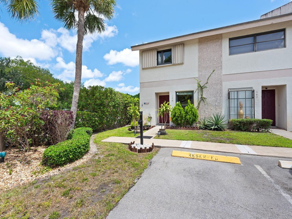 2700 S Oakland Forest Dr 108