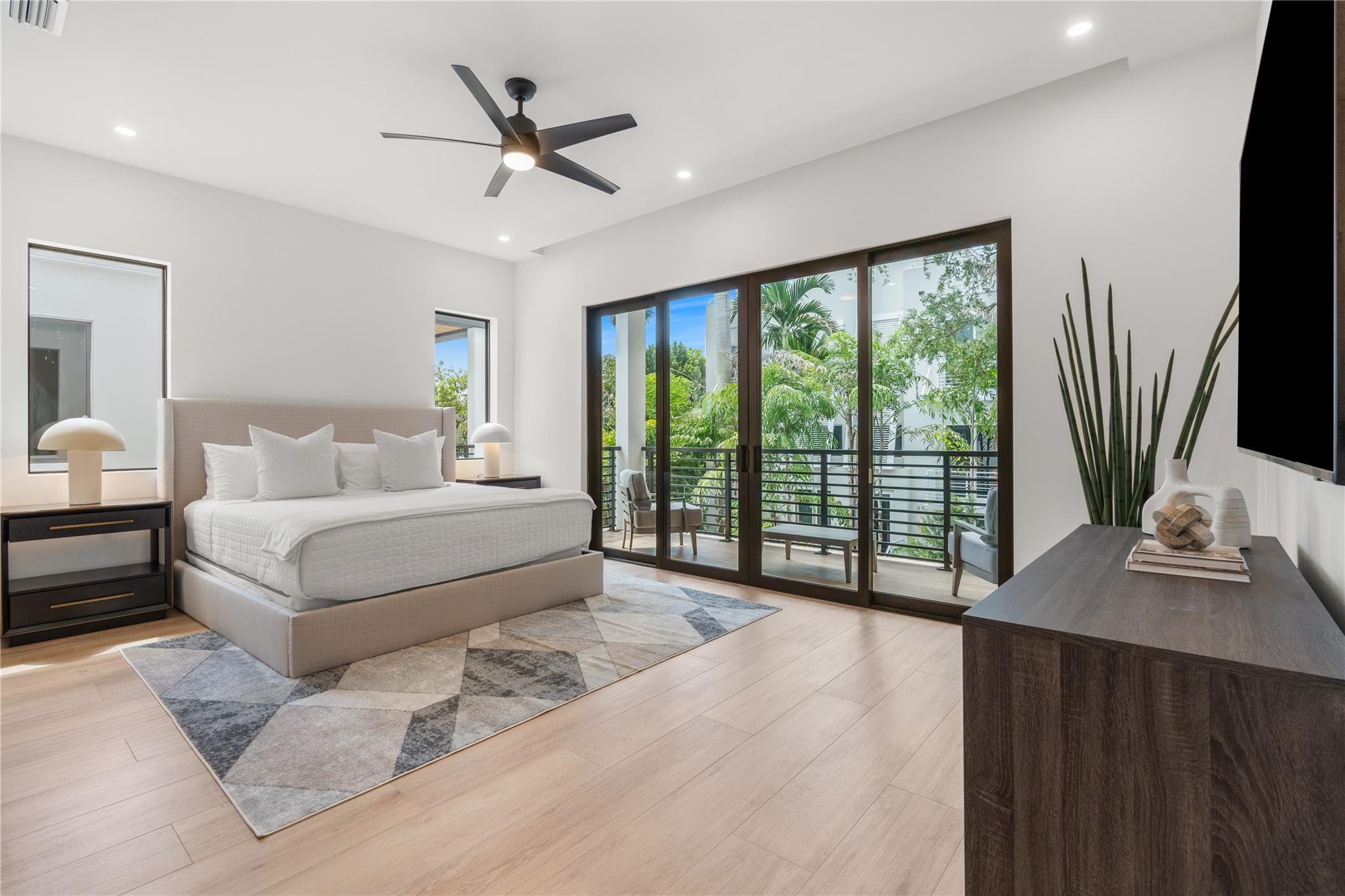 808 SE 12th Street 808