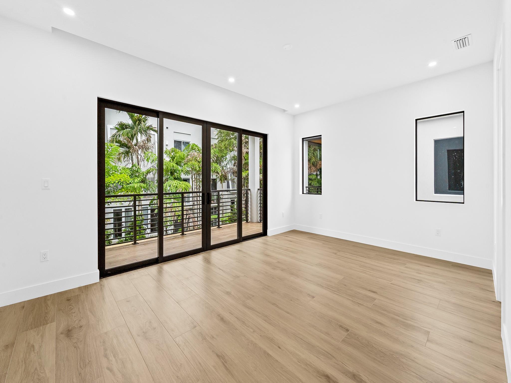 808 SE 12th Street 808