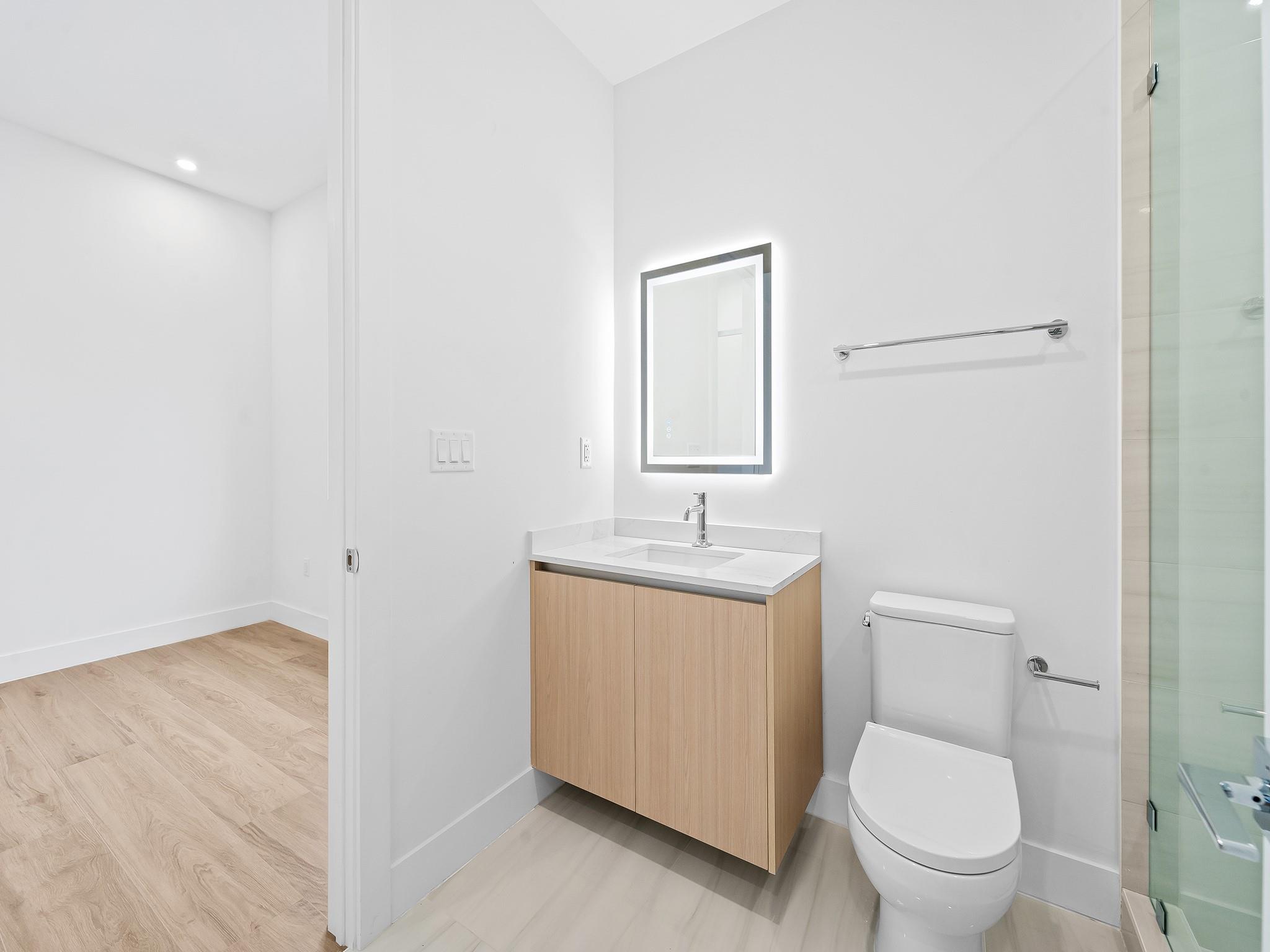 808 SE 12th Street 808