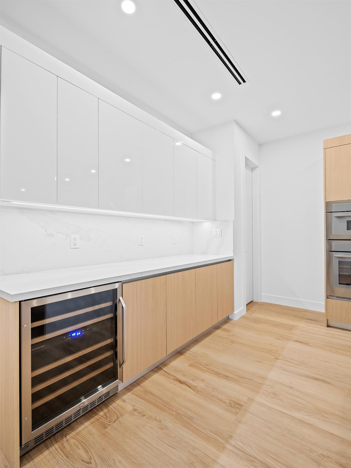 808 SE 12th Street 808