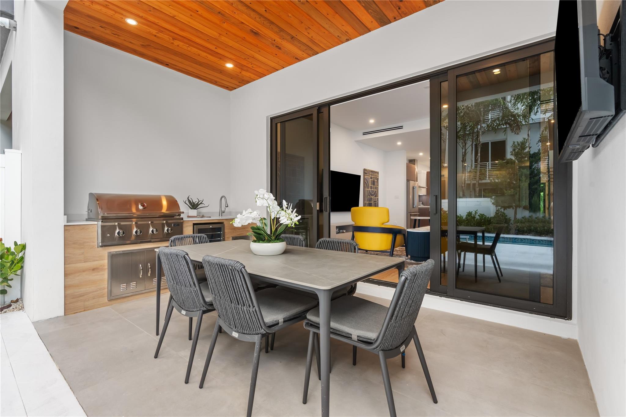 808 SE 12th Street 808