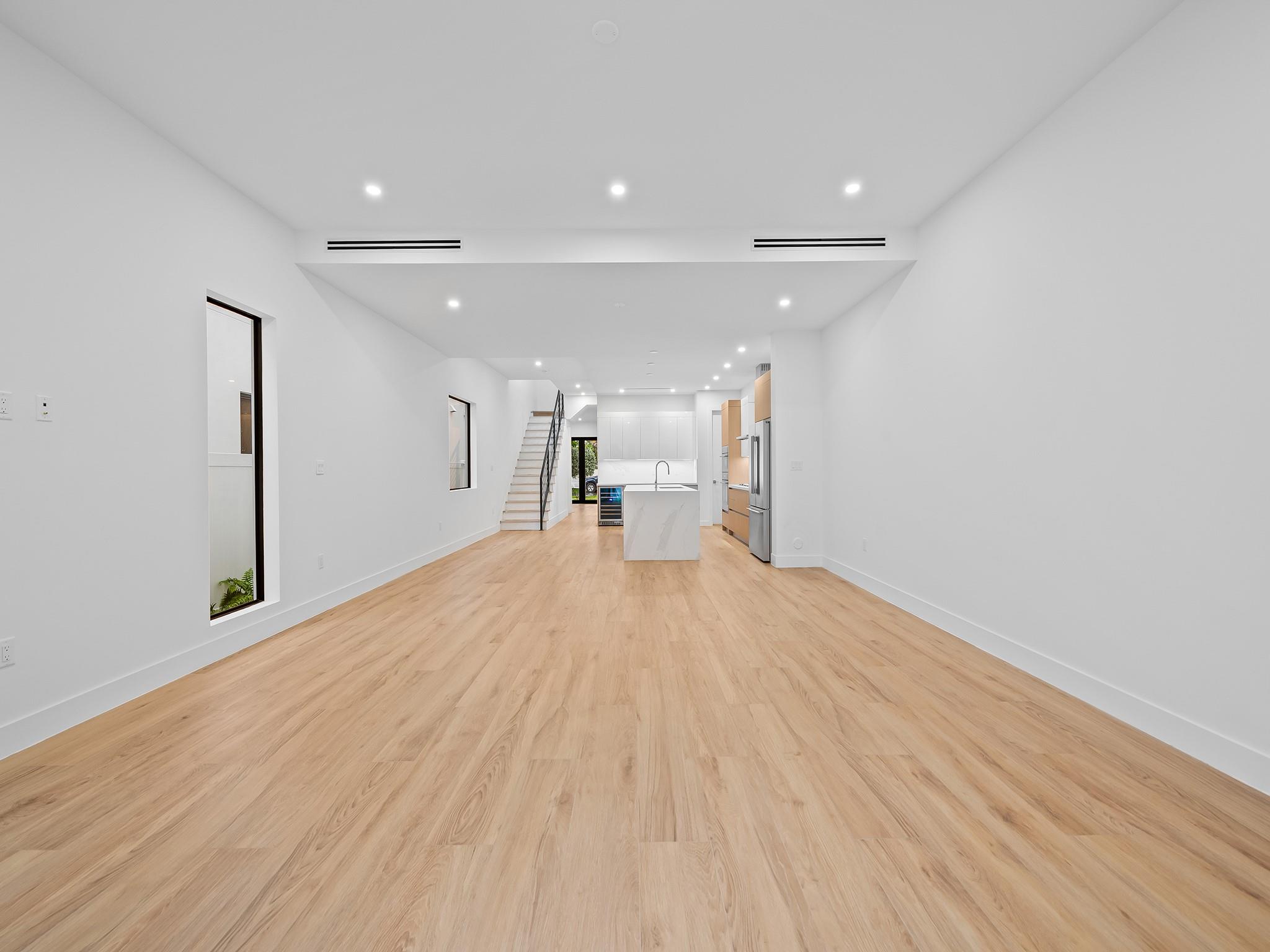 808 SE 12th Street 808