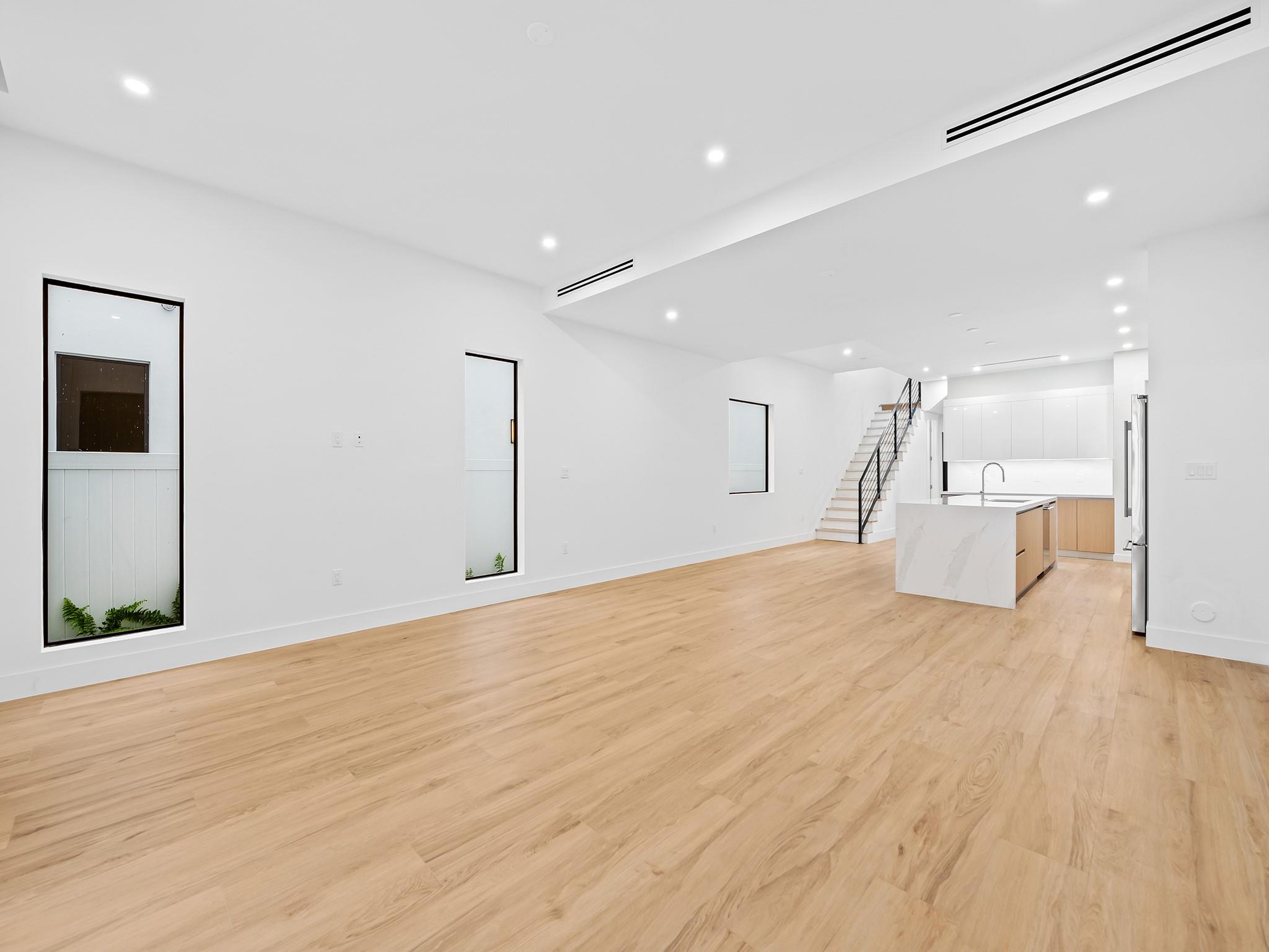 808 SE 12th Street 808