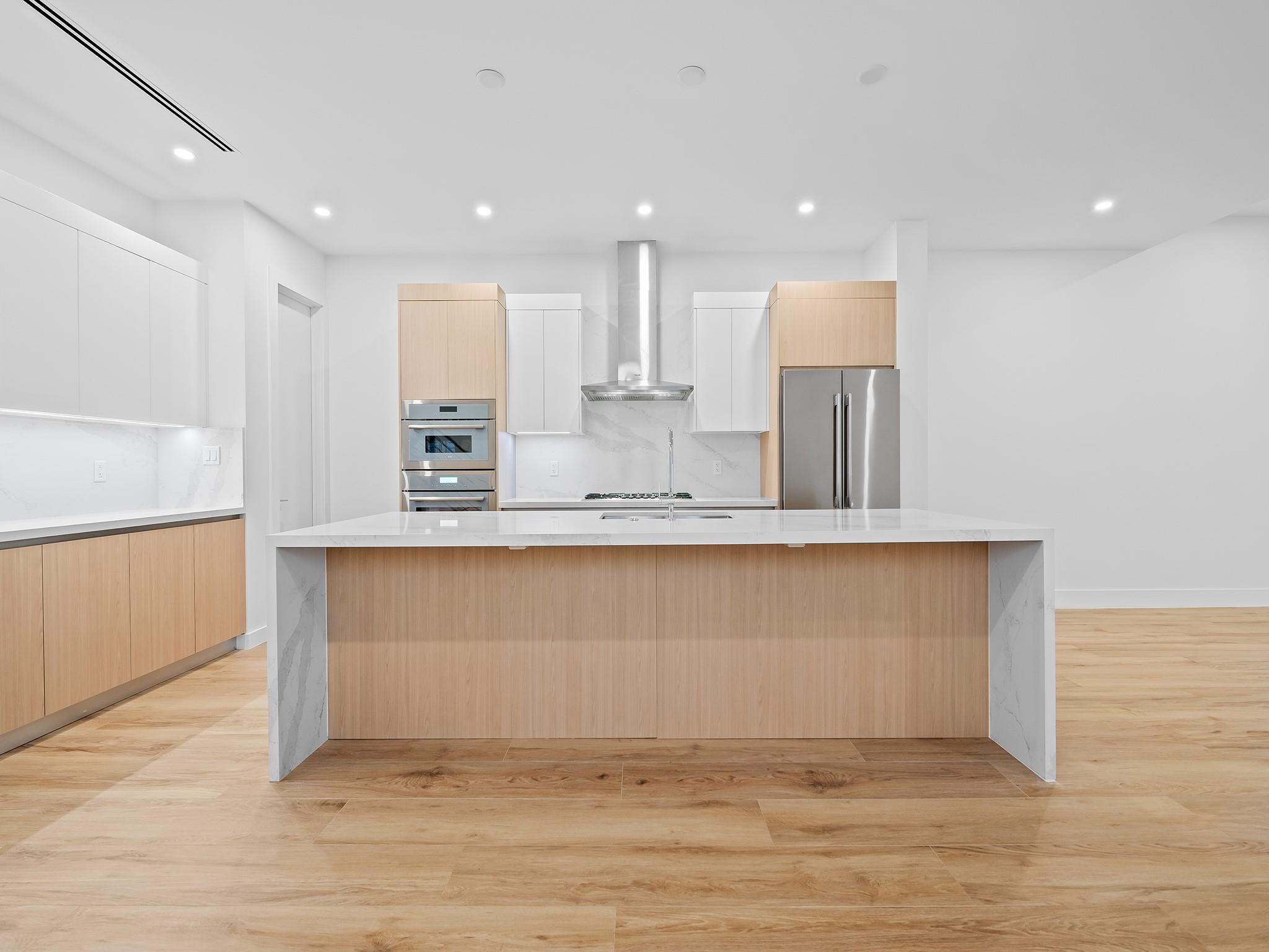 808 SE 12th Street 808