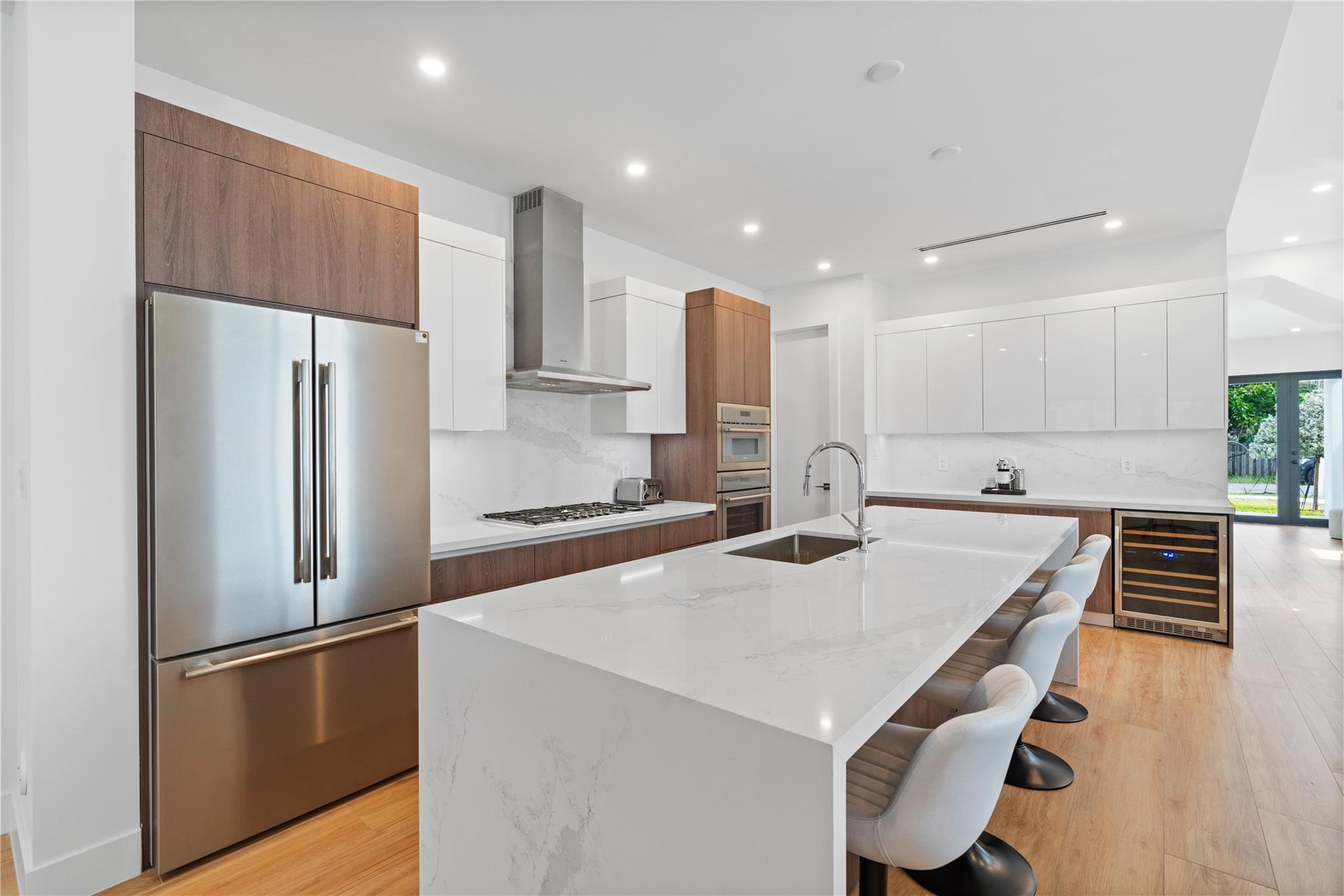 808 SE 12th Street 808