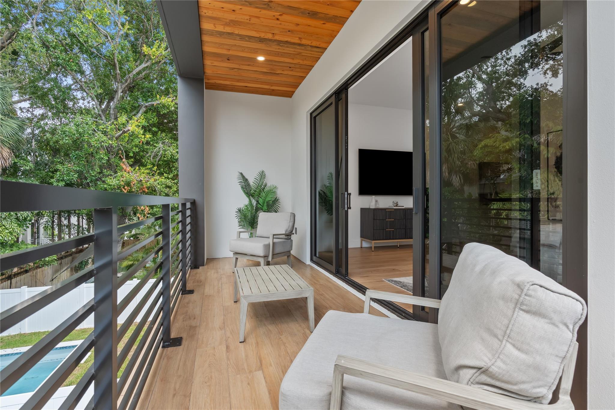 808 SE 12th Street 808