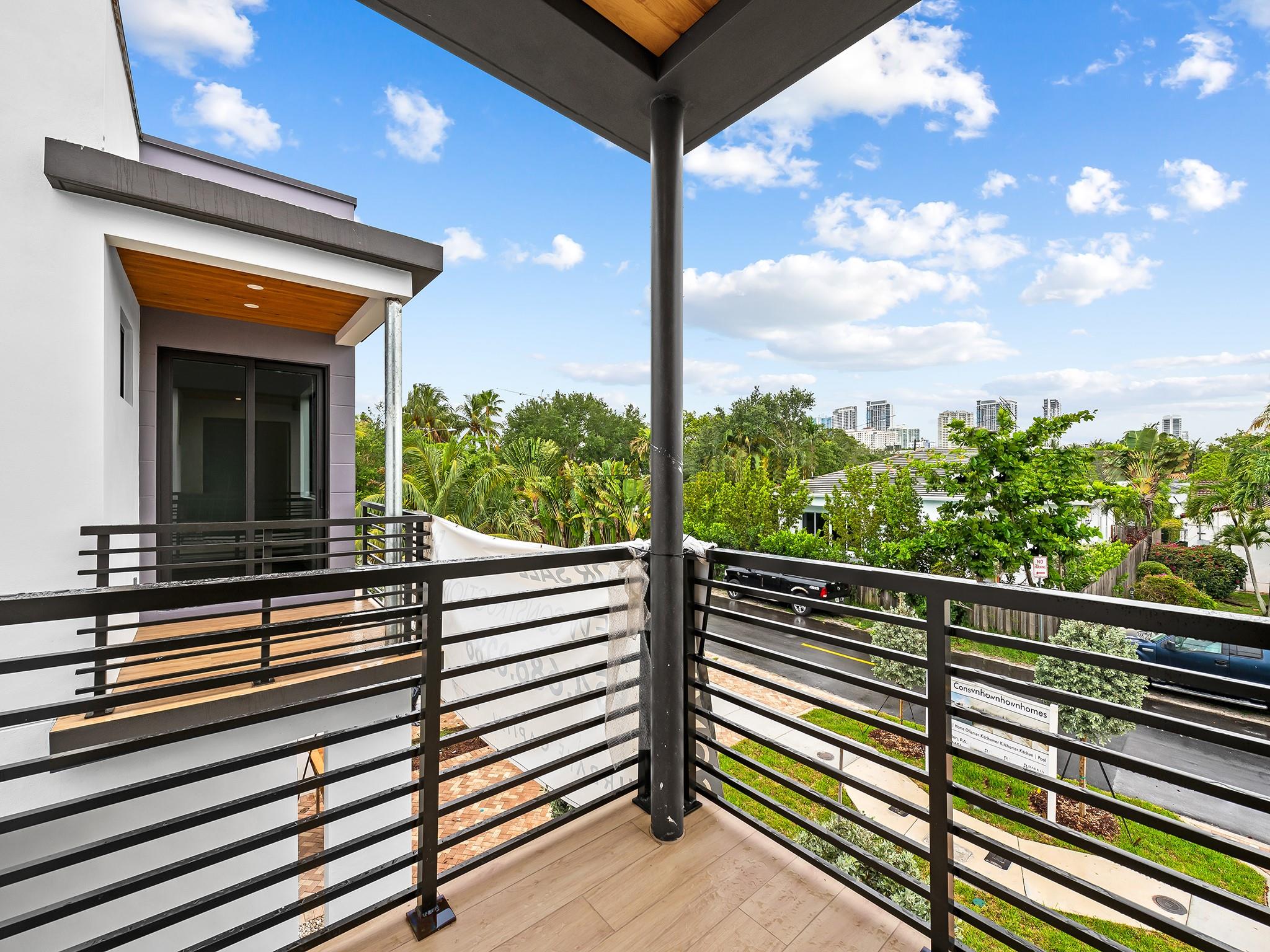 808 SE 12th Street 808