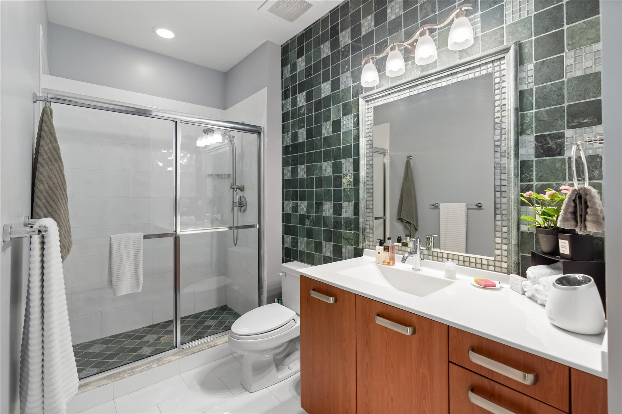 313 NE 2nd Street 405