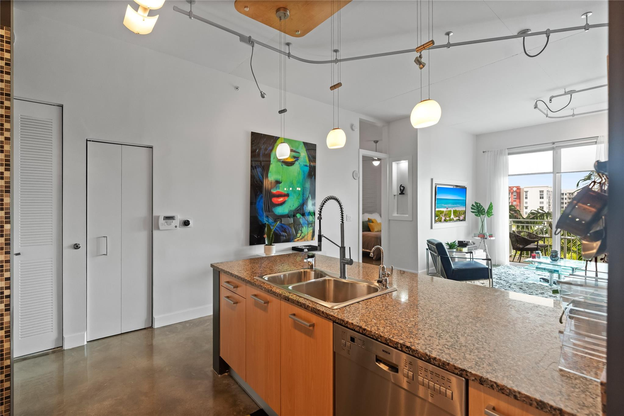 313 NE 2nd Street 405