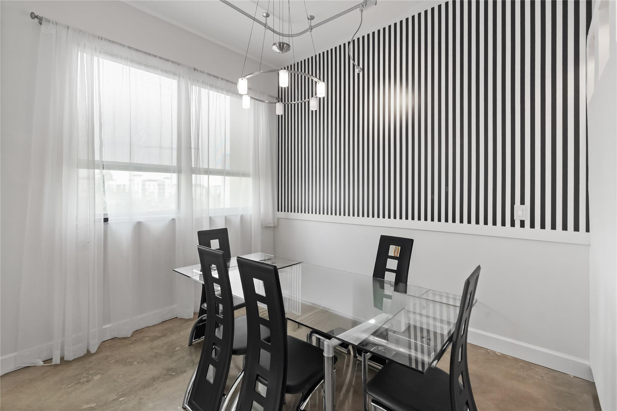 313 NE 2nd Street 405