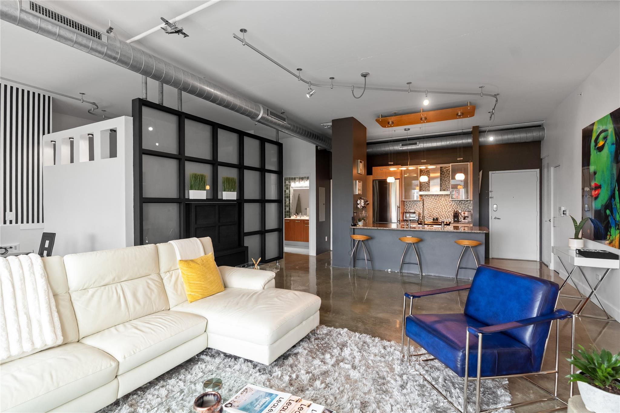 313 NE 2nd Street 405