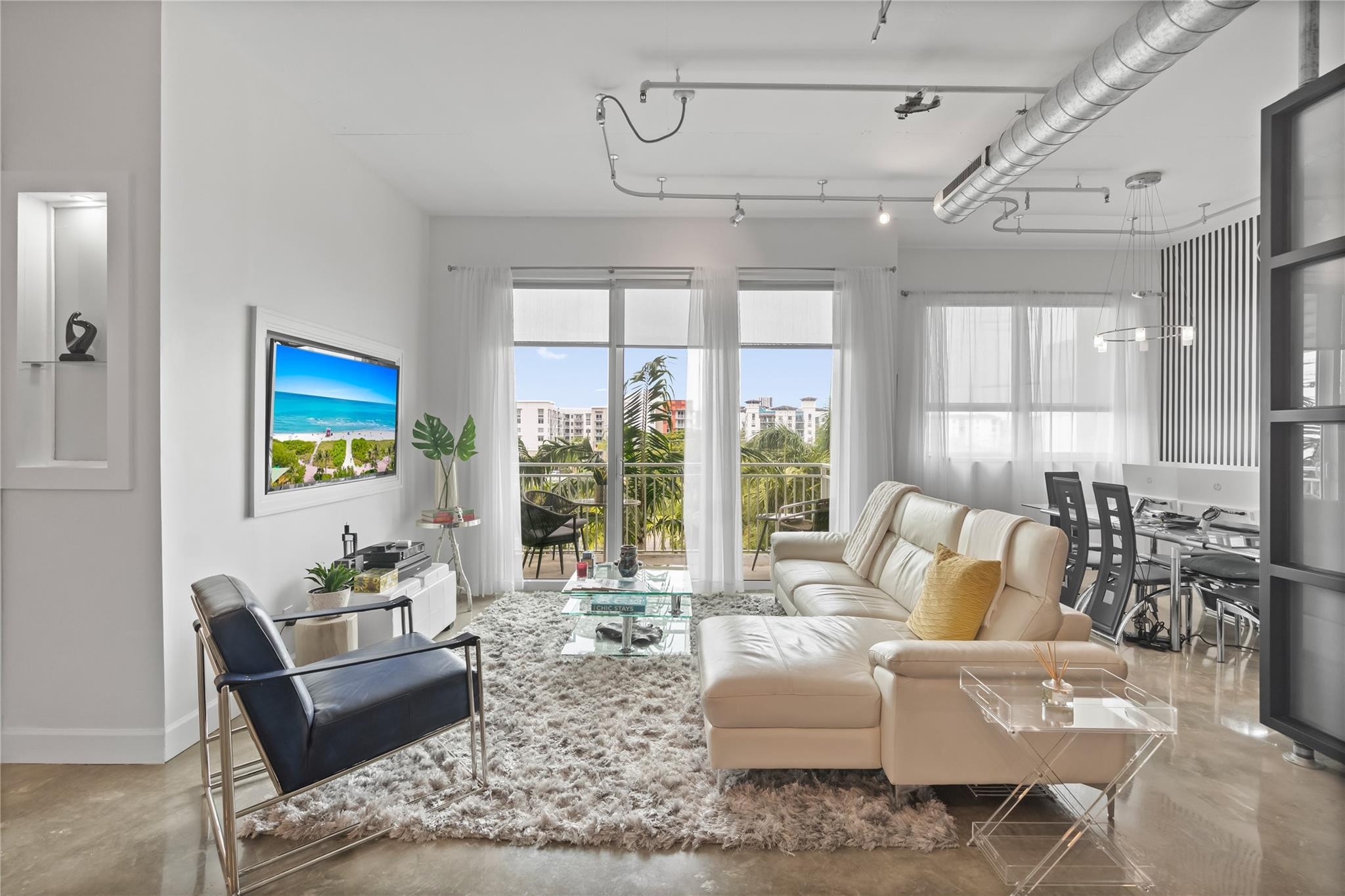 313 NE 2nd Street 405