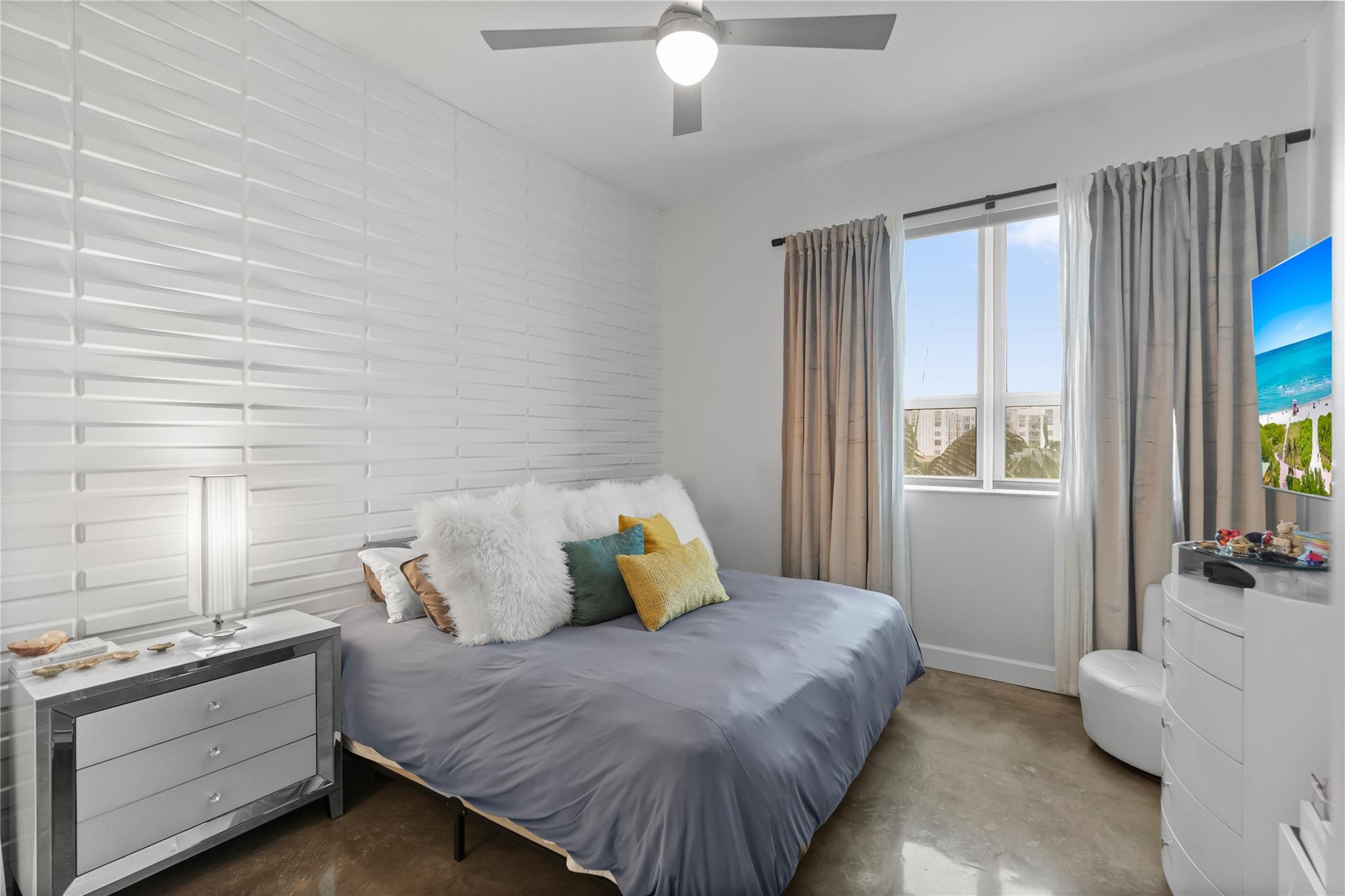 313 NE 2nd Street 405