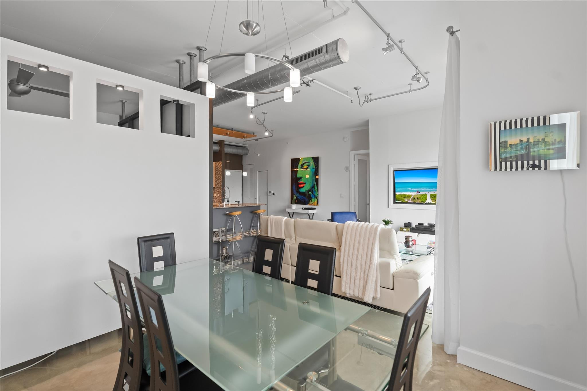 313 NE 2nd Street 405