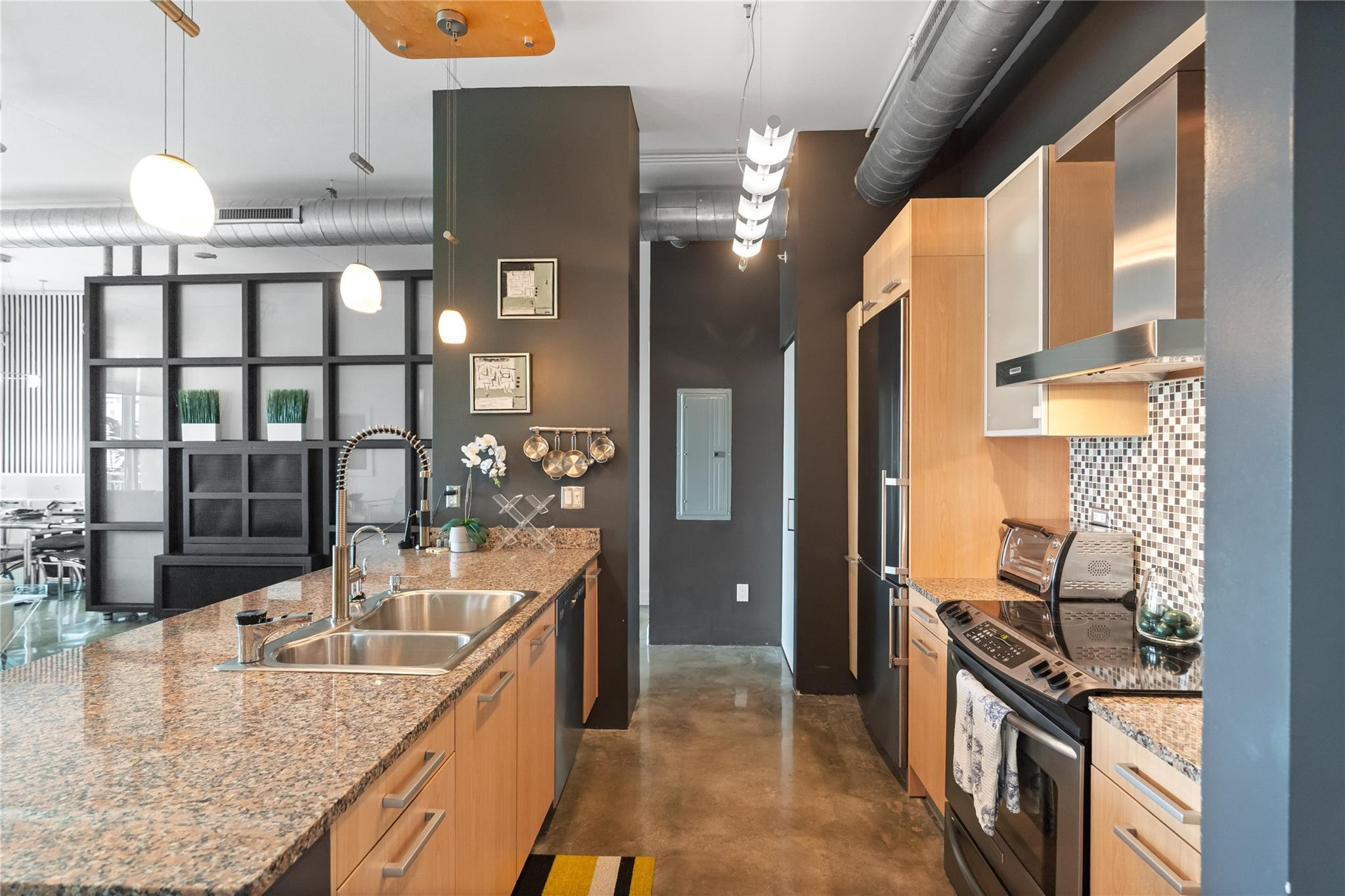 313 NE 2nd Street 405