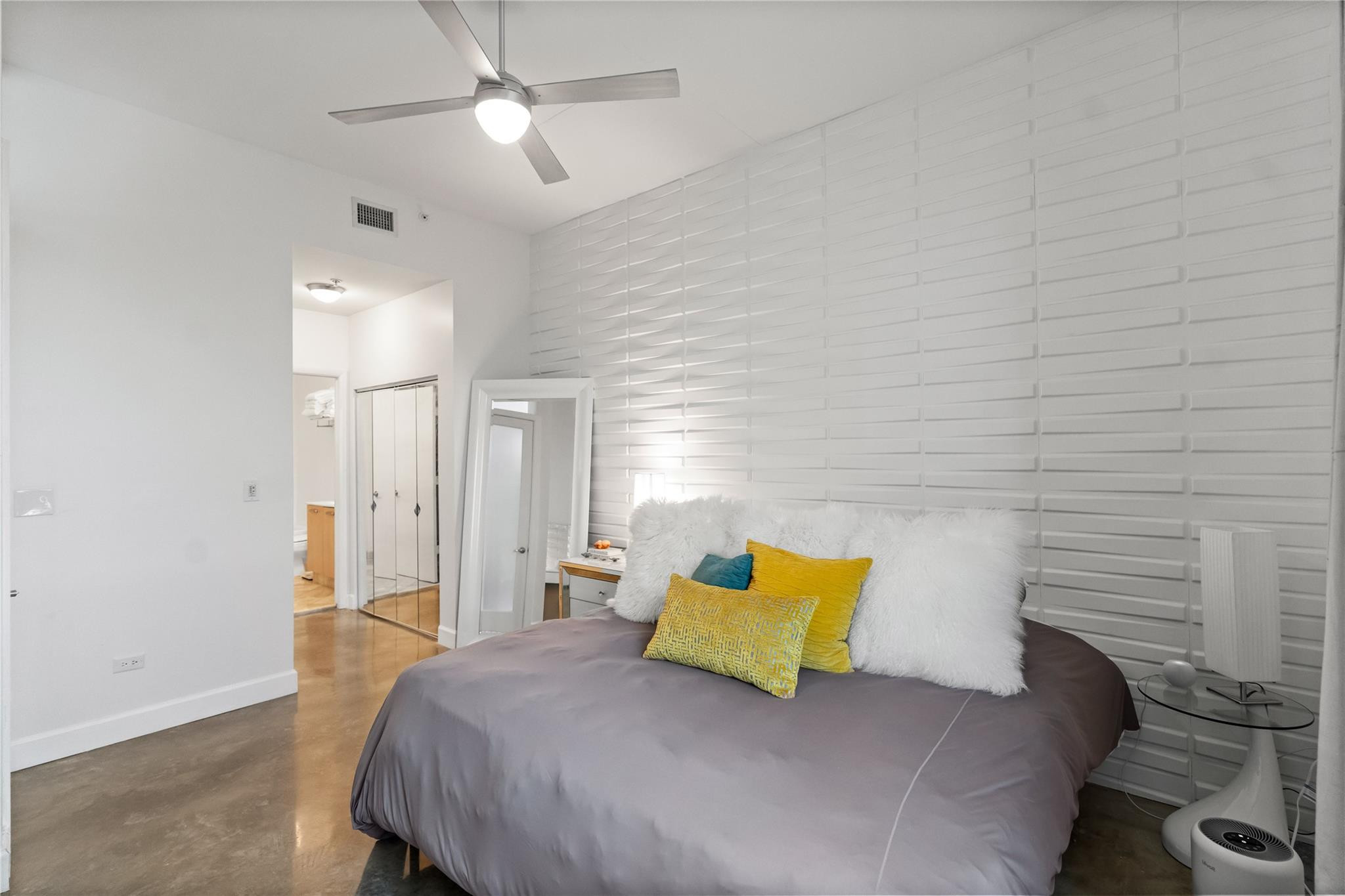 313 NE 2nd Street 405