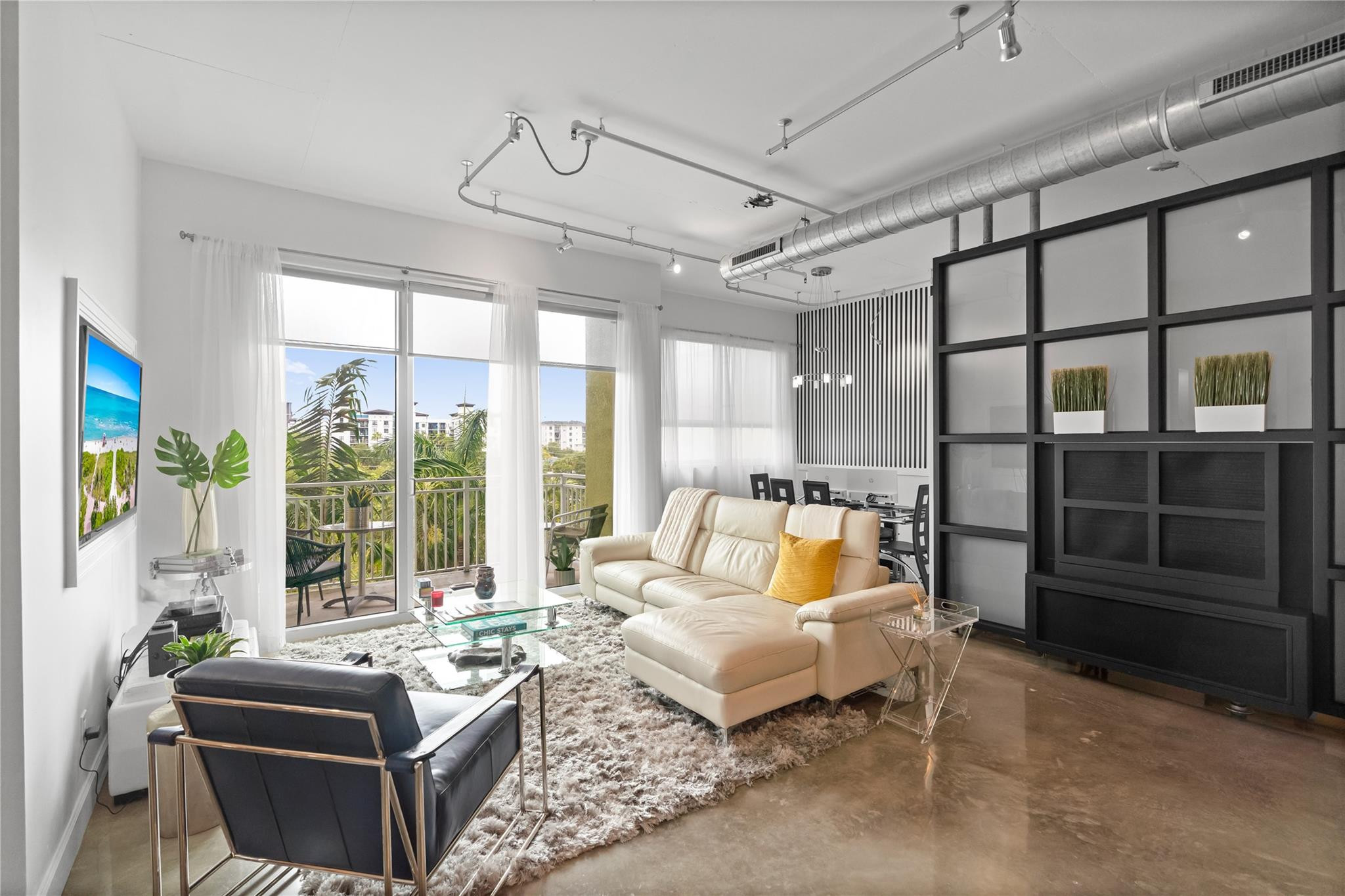 313 NE 2nd Street 405