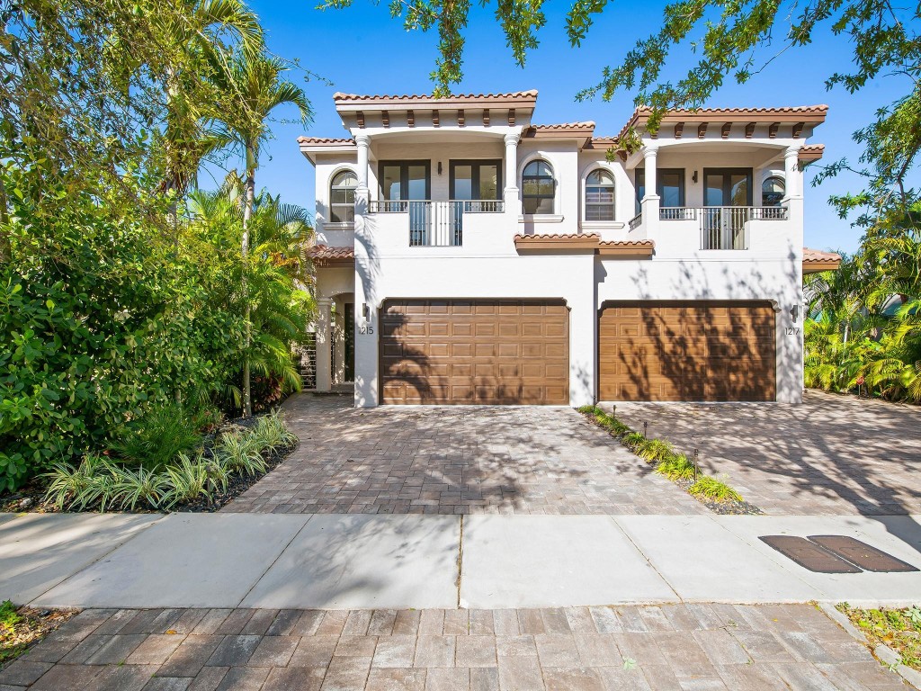 1215 N Victoria Park Rd