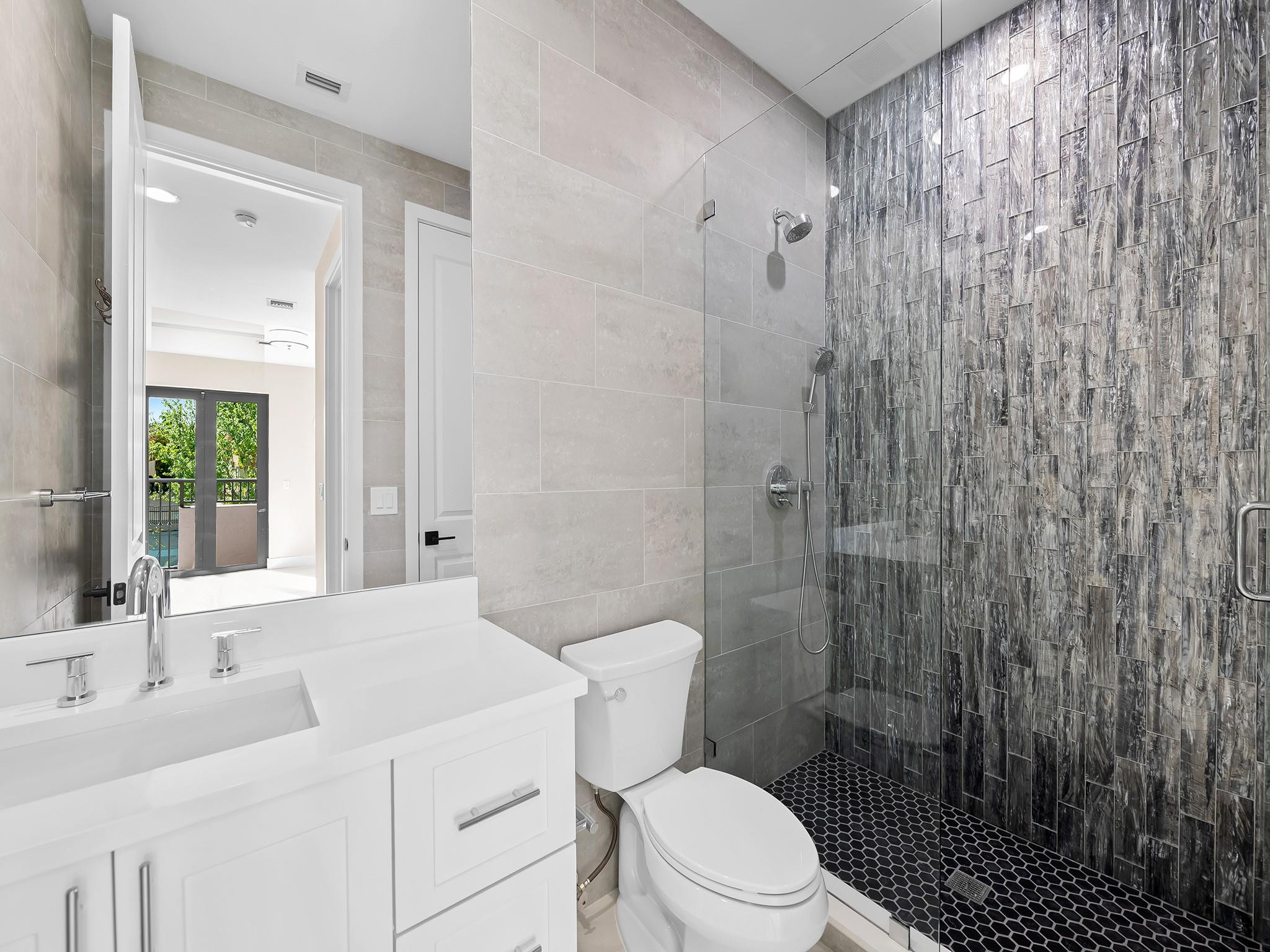 1215 N Victoria Park Rd