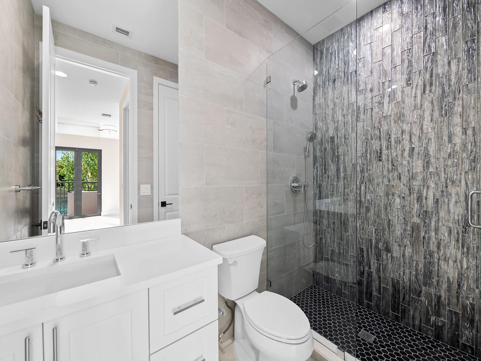 1215 N Victoria Park Rd