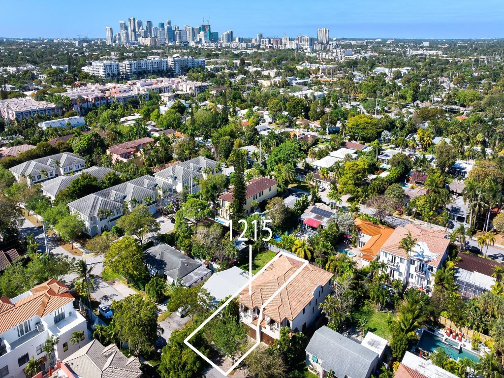 1215 N Victoria Park Rd