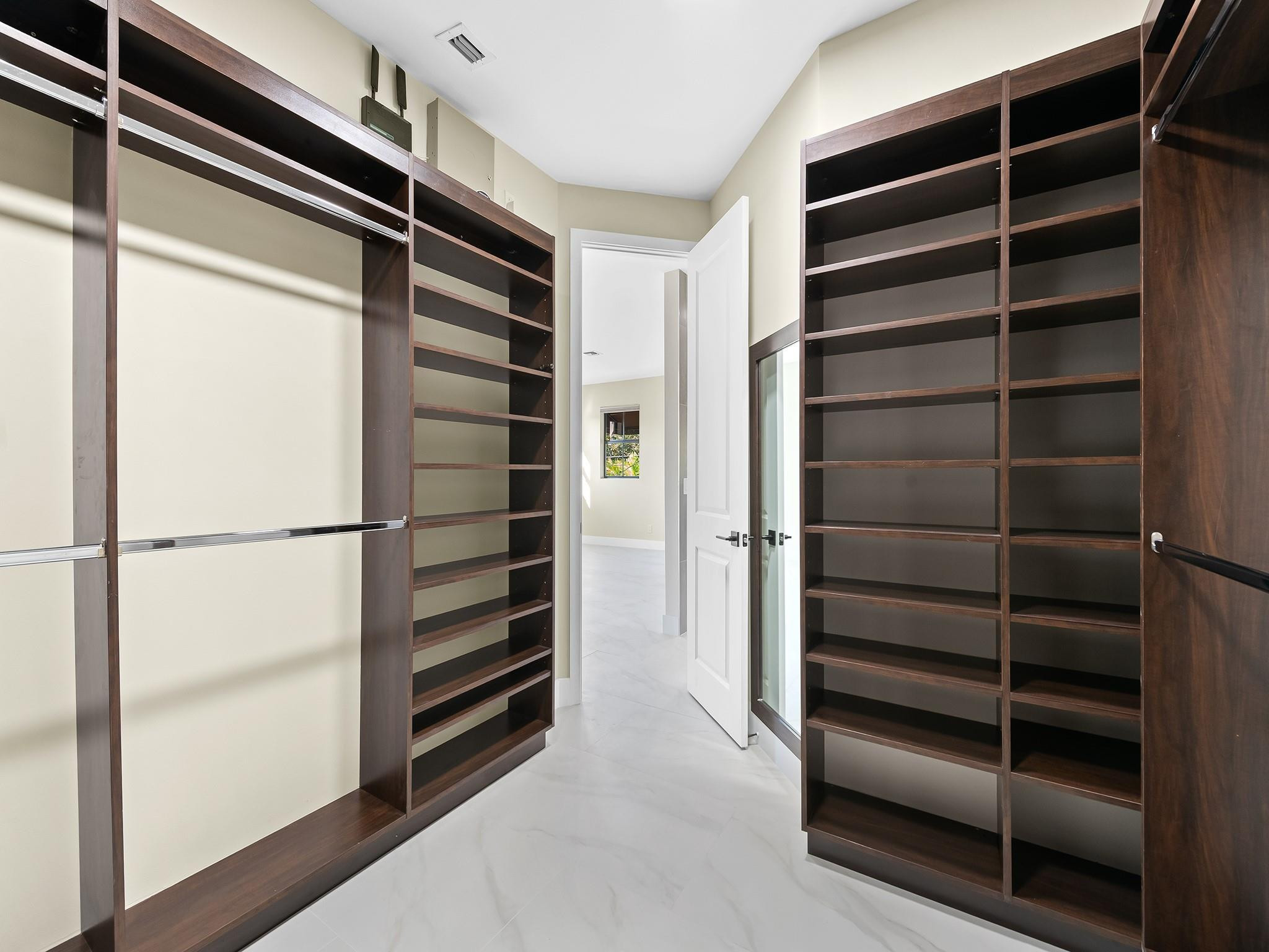 1215 N Victoria Park Rd