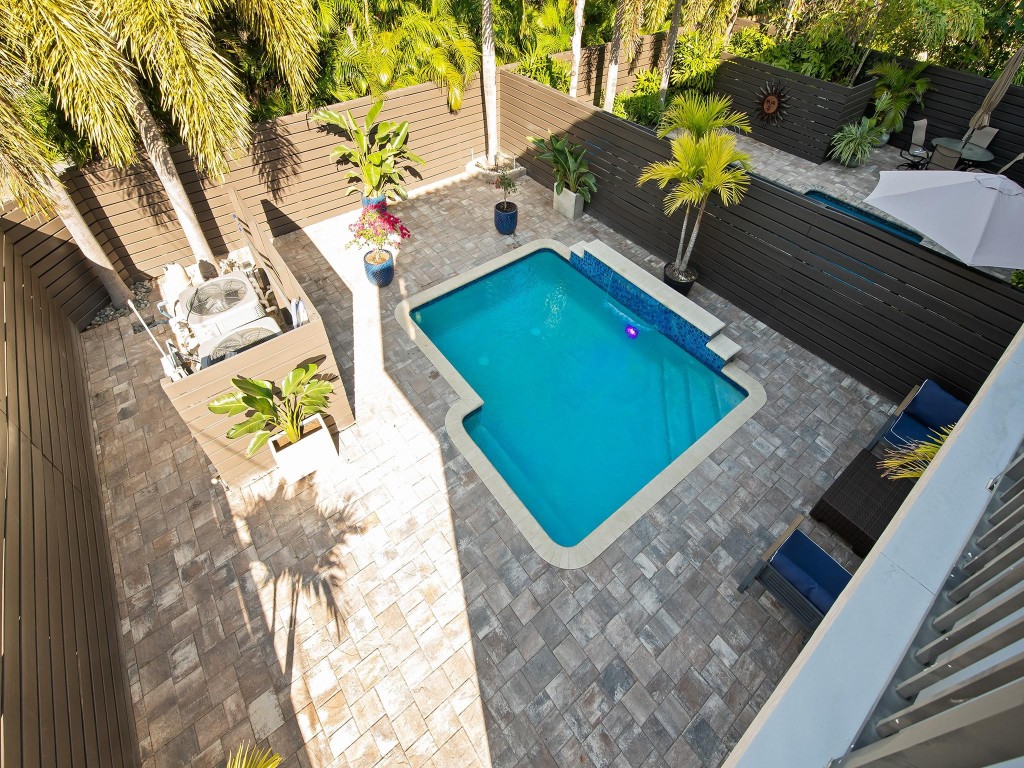 1215 N Victoria Park Rd