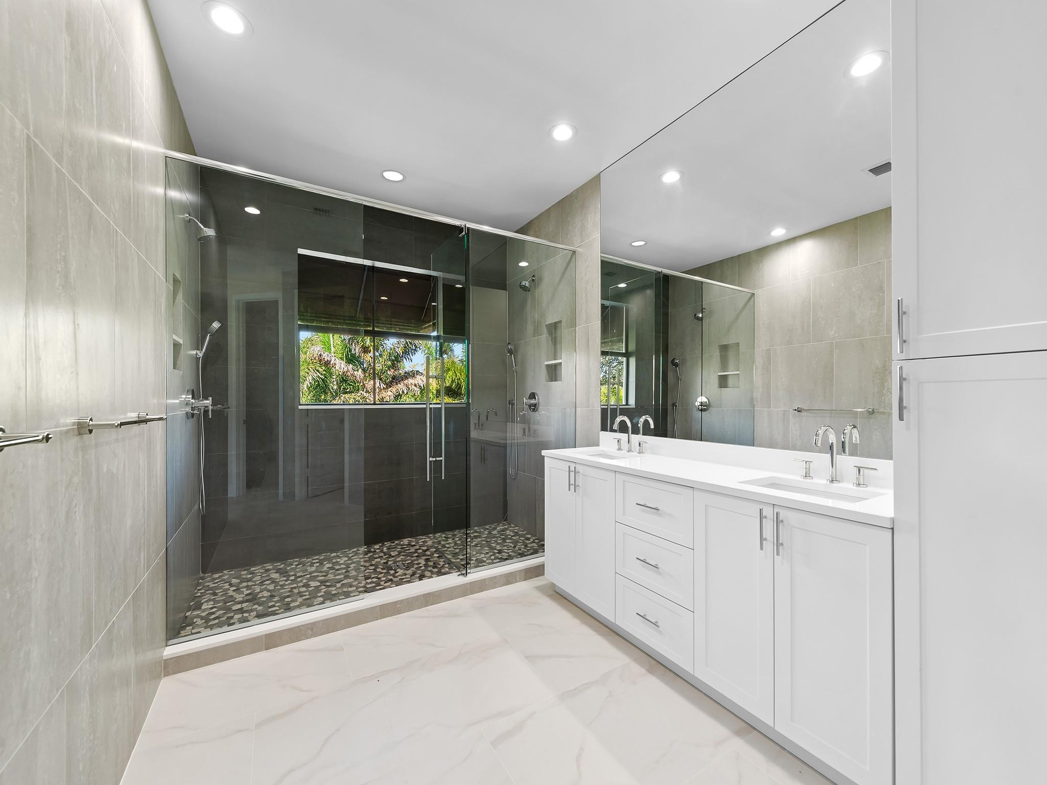 1215 N Victoria Park Rd