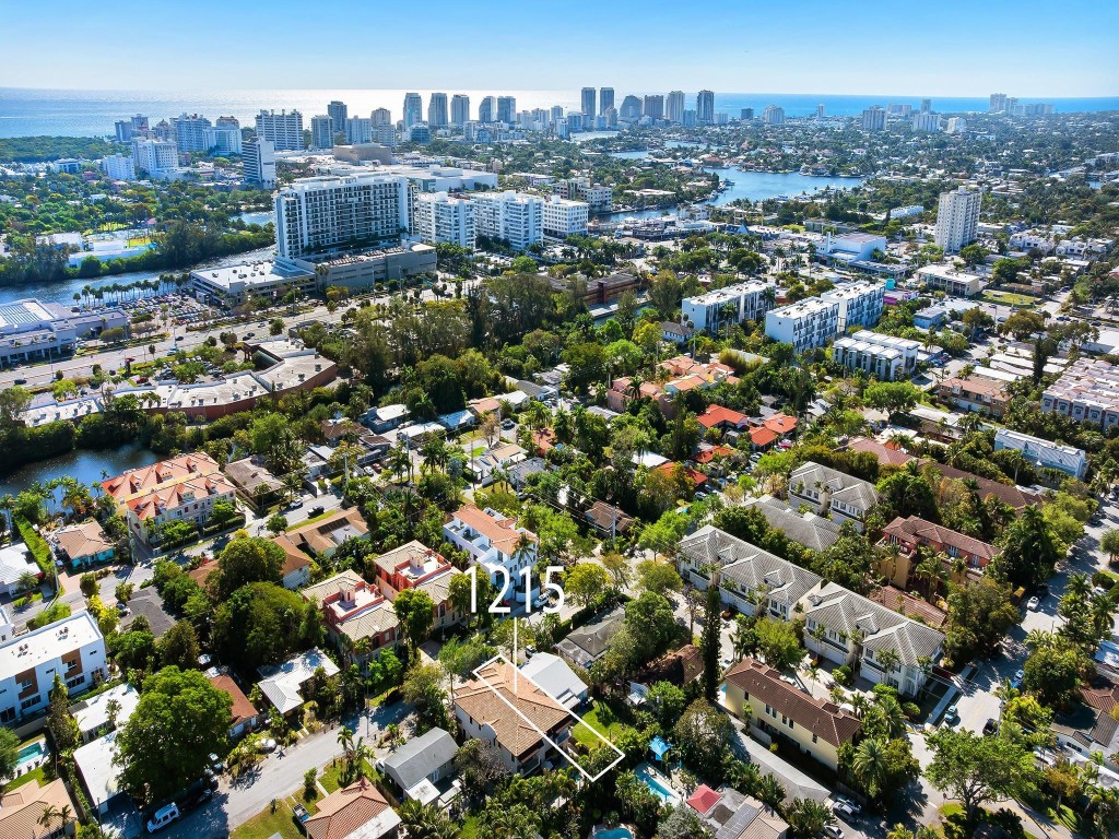 1215 N Victoria Park Rd