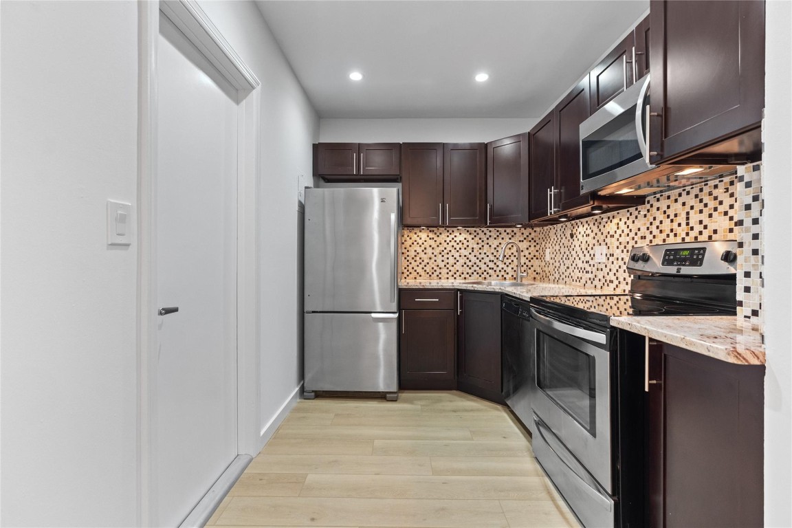 2426 SE 17th St 207A