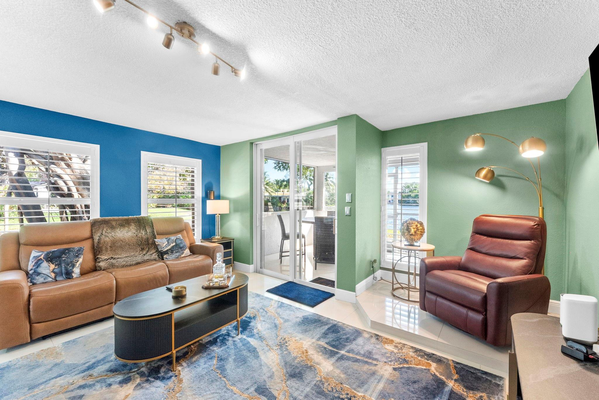 700 Kensington Place 700