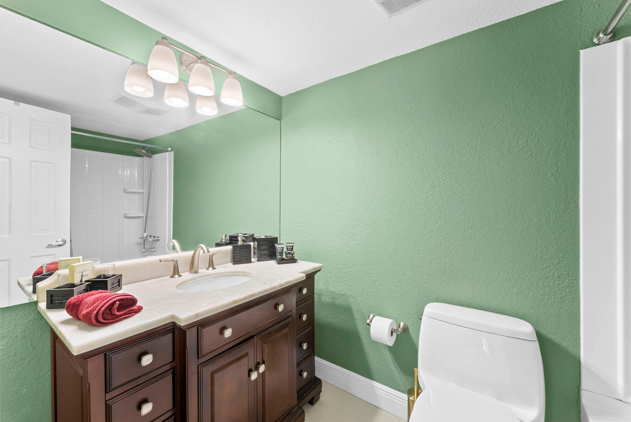 700 Kensington Place 700