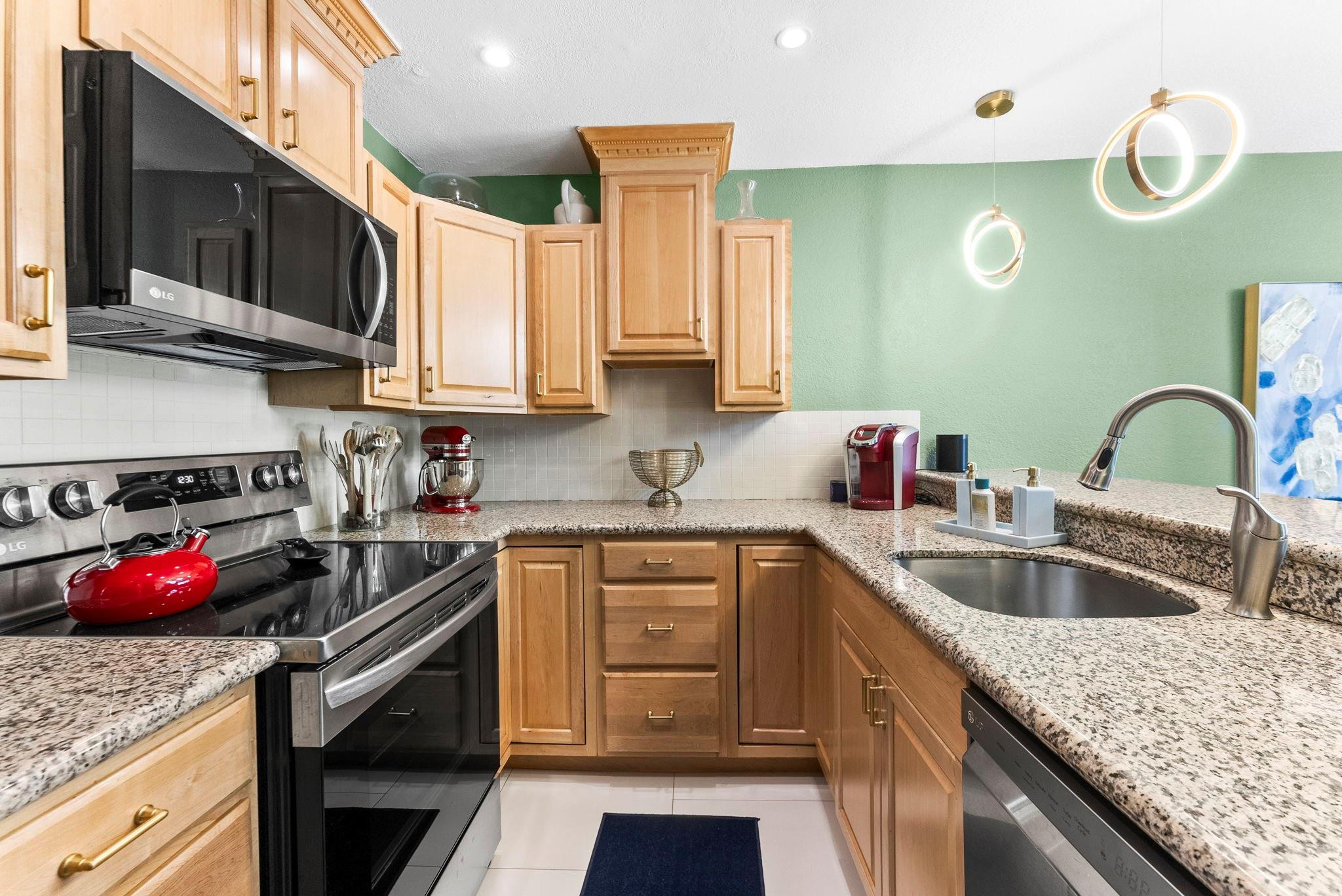 700 Kensington Place 700