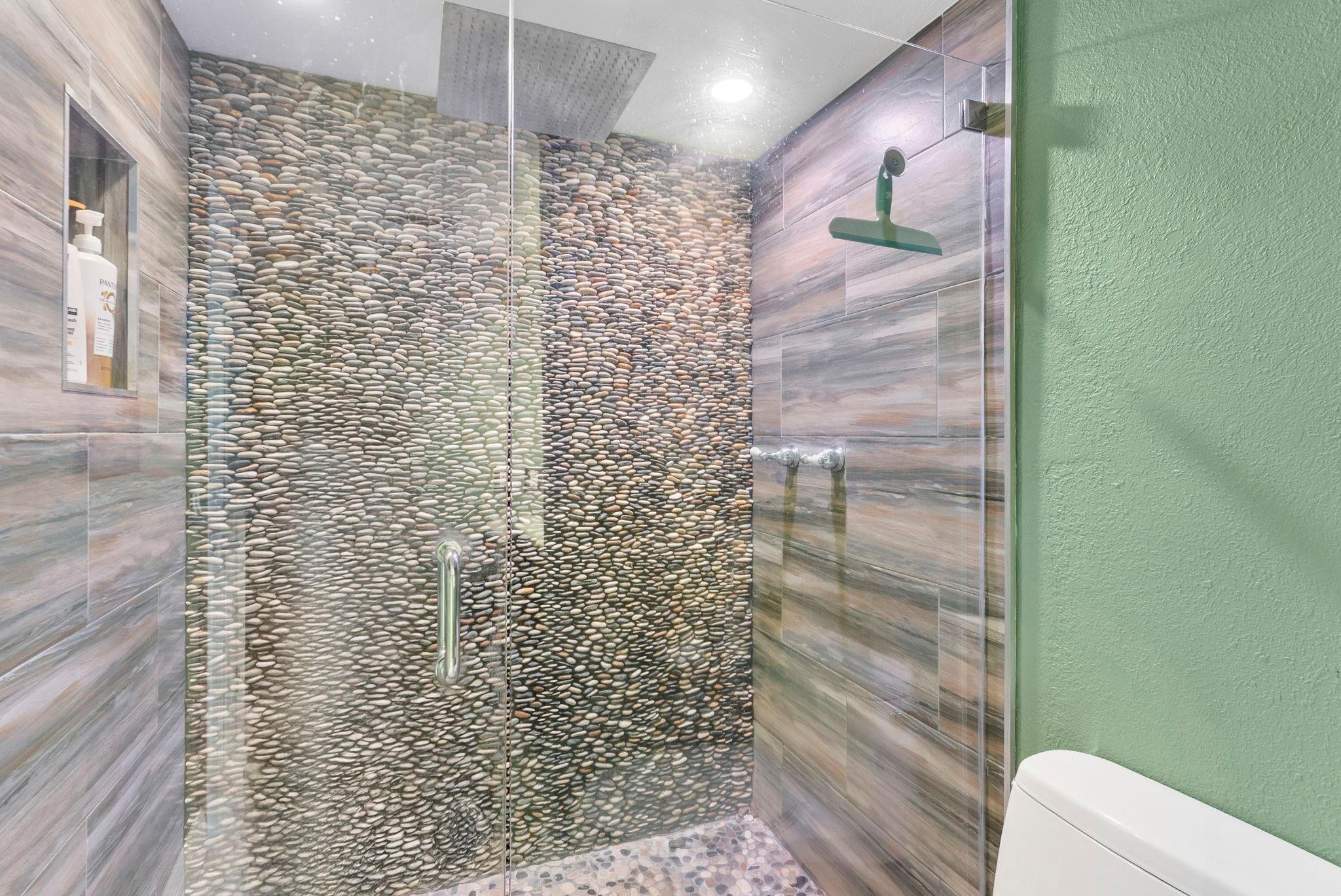 700 Kensington Place 700