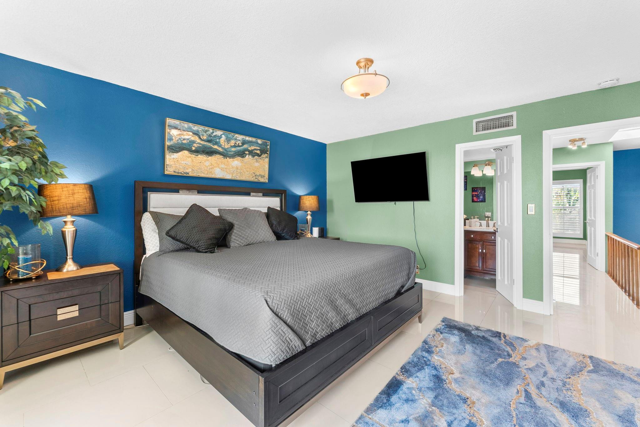 700 Kensington Place 700