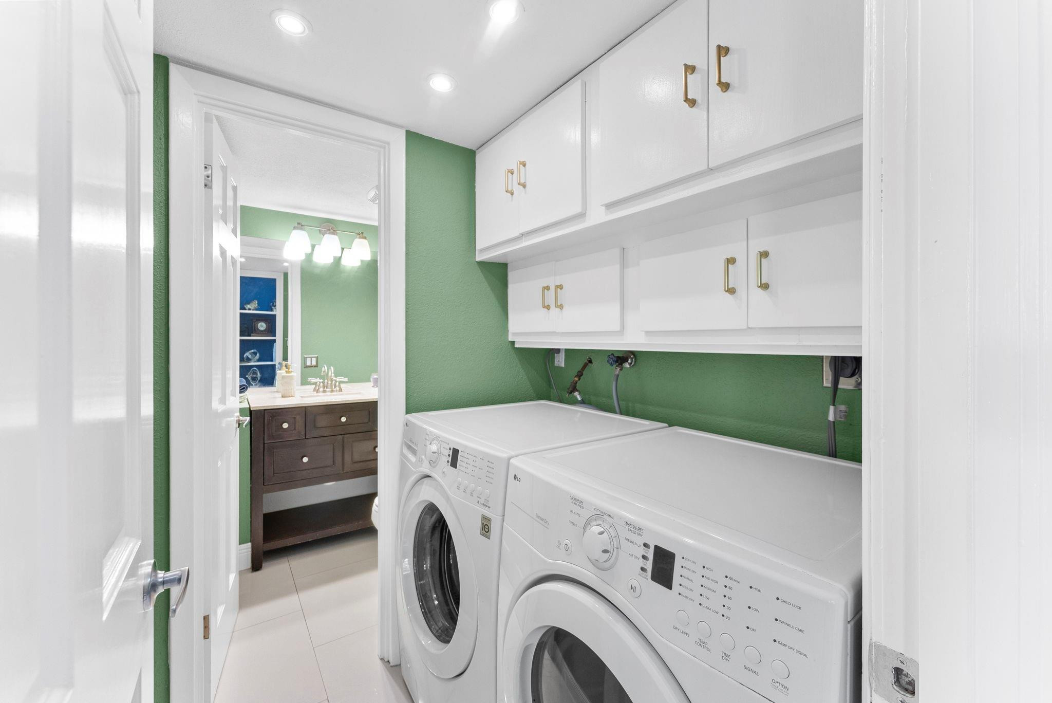 700 Kensington Place 700