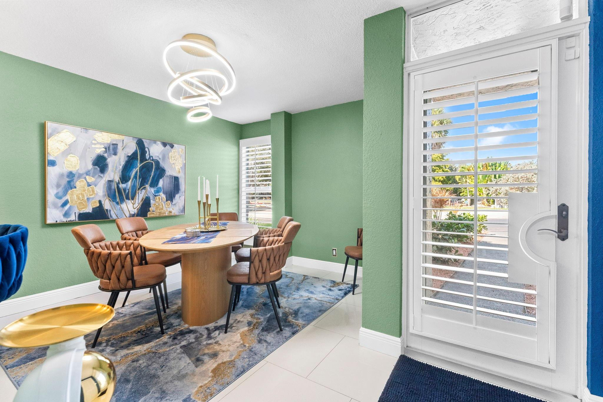 700 Kensington Place 700