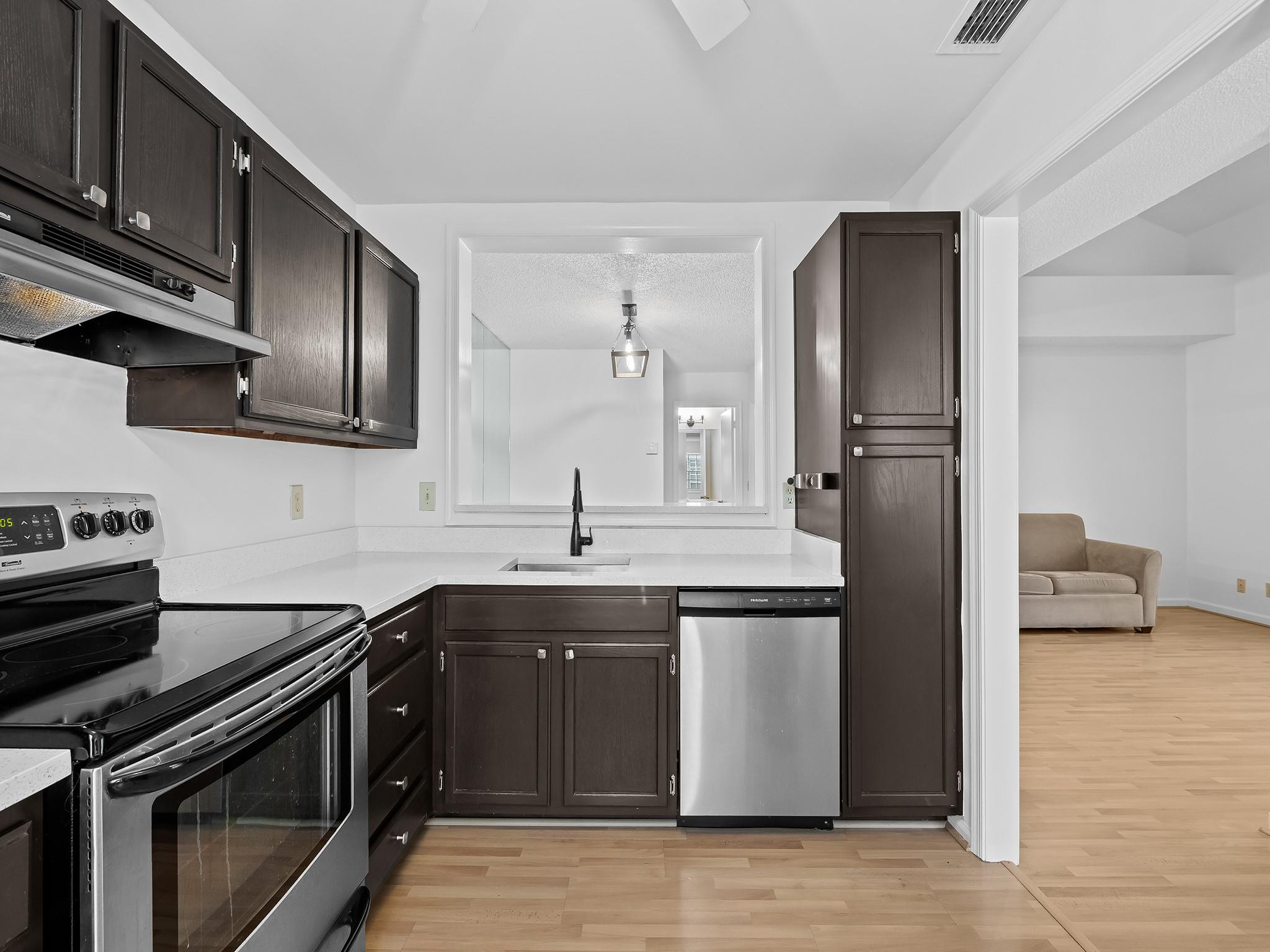 5095 Heatherhill Lane 8