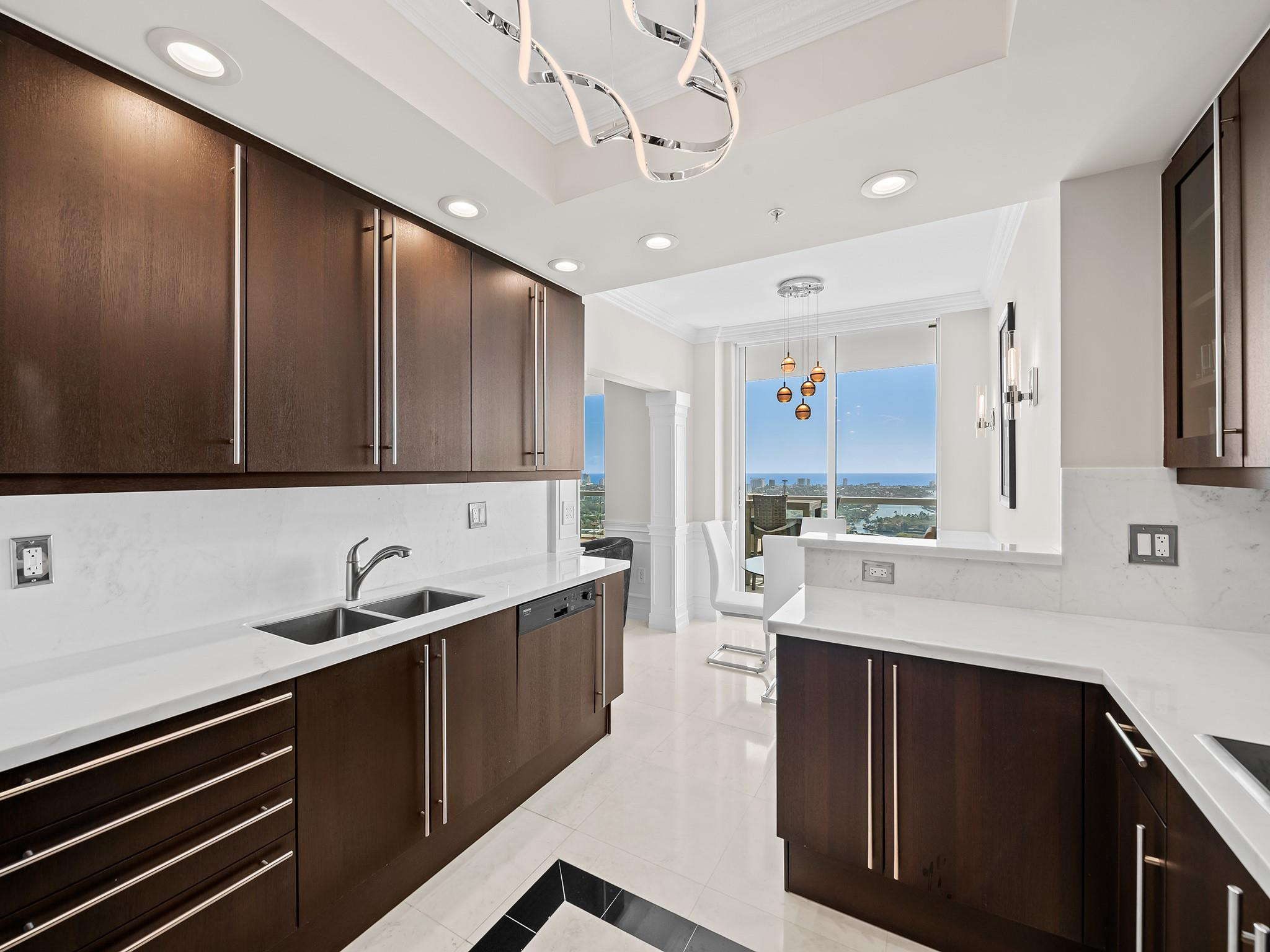 411 N New River Drive 3402