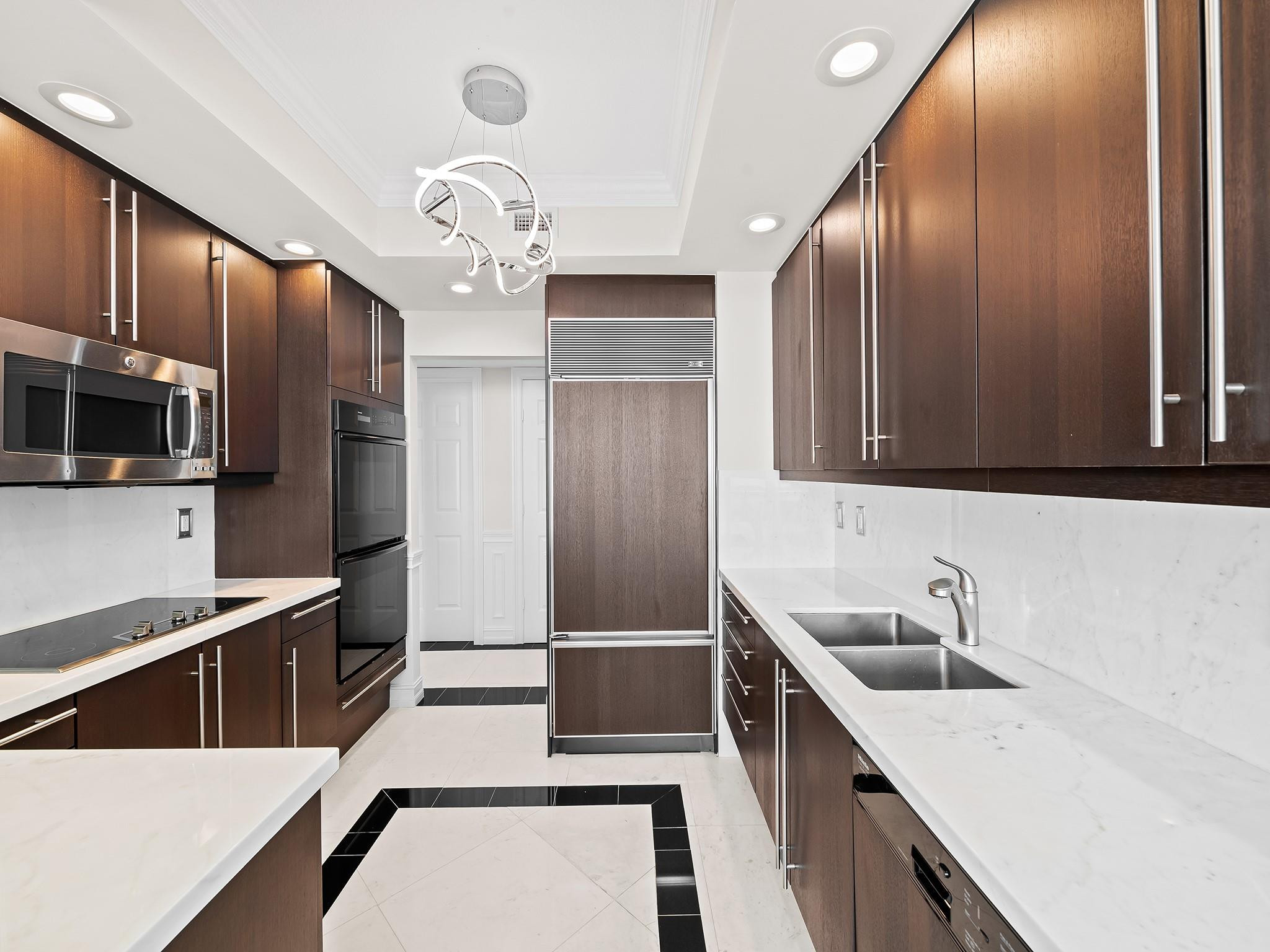 411 N New River Drive 3402