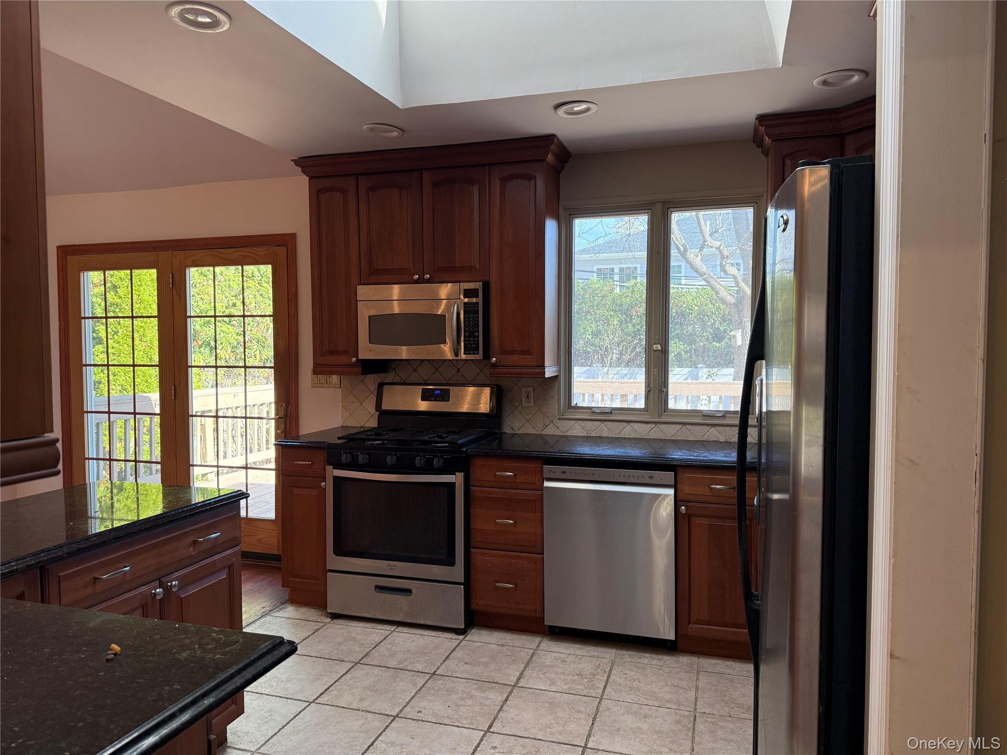 11 Syosset Circle
